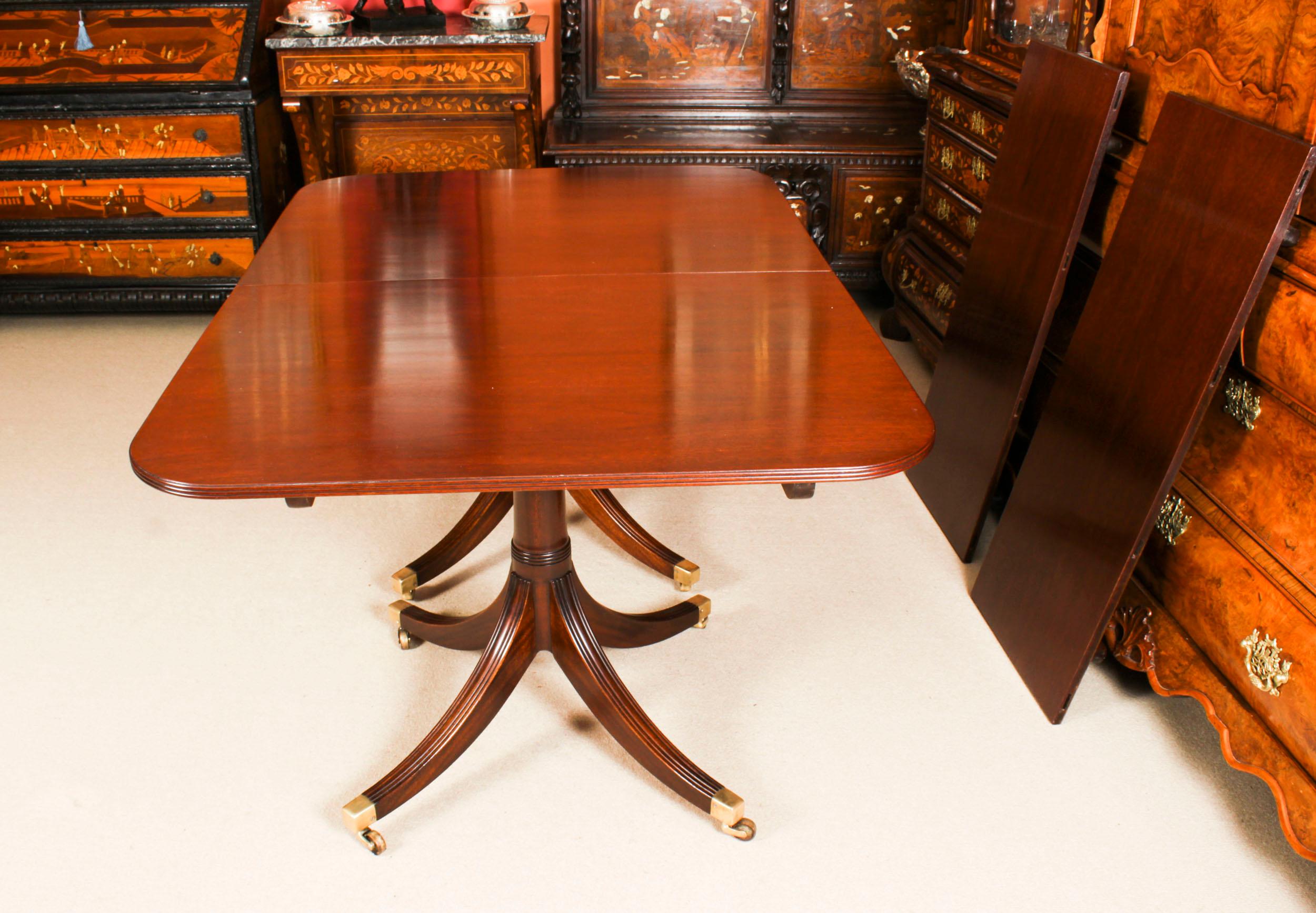 Mahogany Vintage 8ft Dining Table by William Tillman & 10 Hepplewhite chairs 20th C