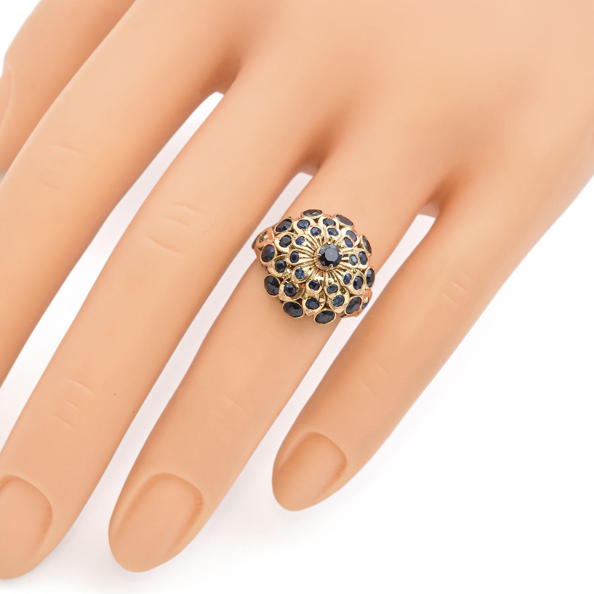 Taille ronde Vintage 8k Yellow Gold Sapphire Flora Statement Ring en vente