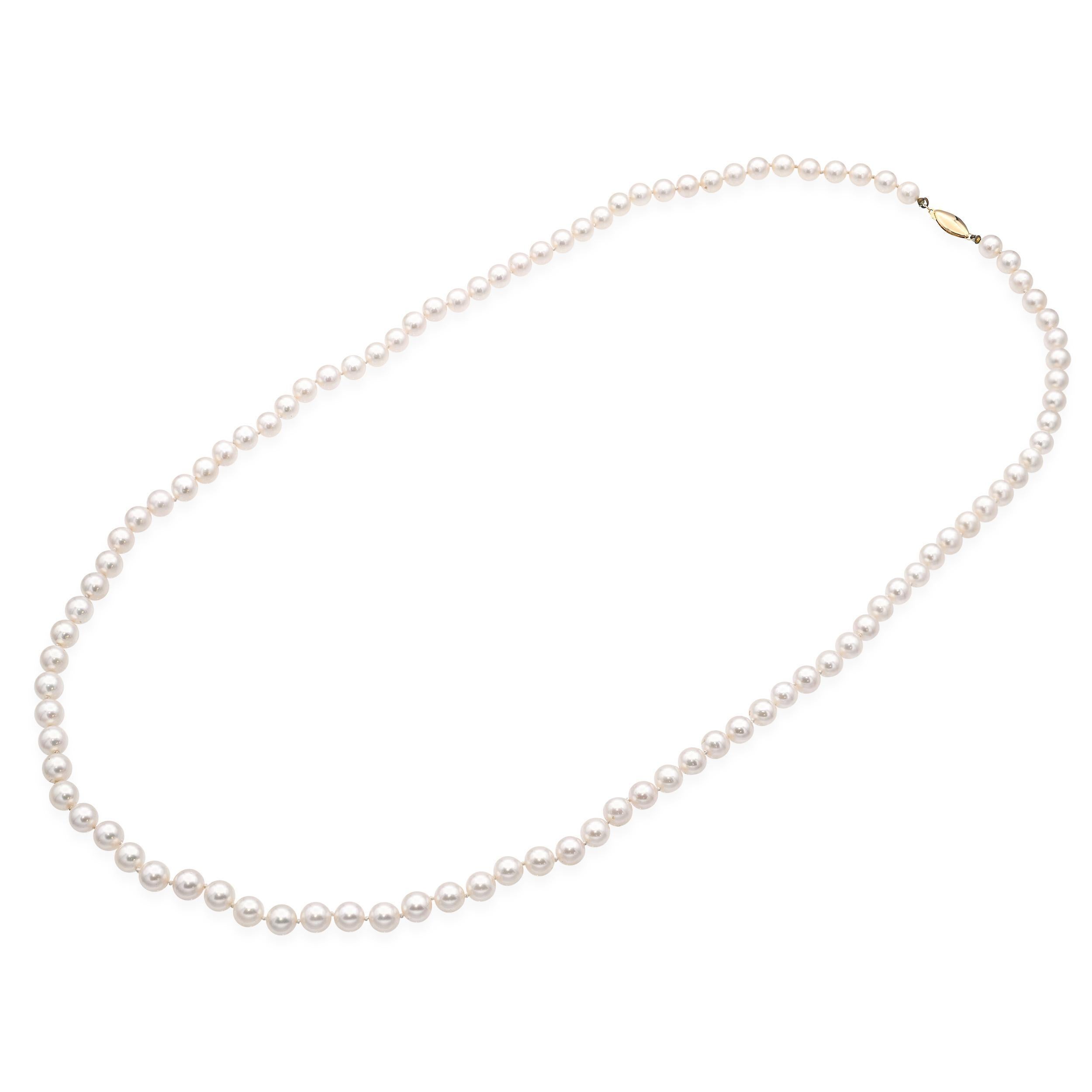 Vintage 8mm Pearl Necklace with 14k Yellow Gold Clasp In Good Condition For Sale In New York, NY