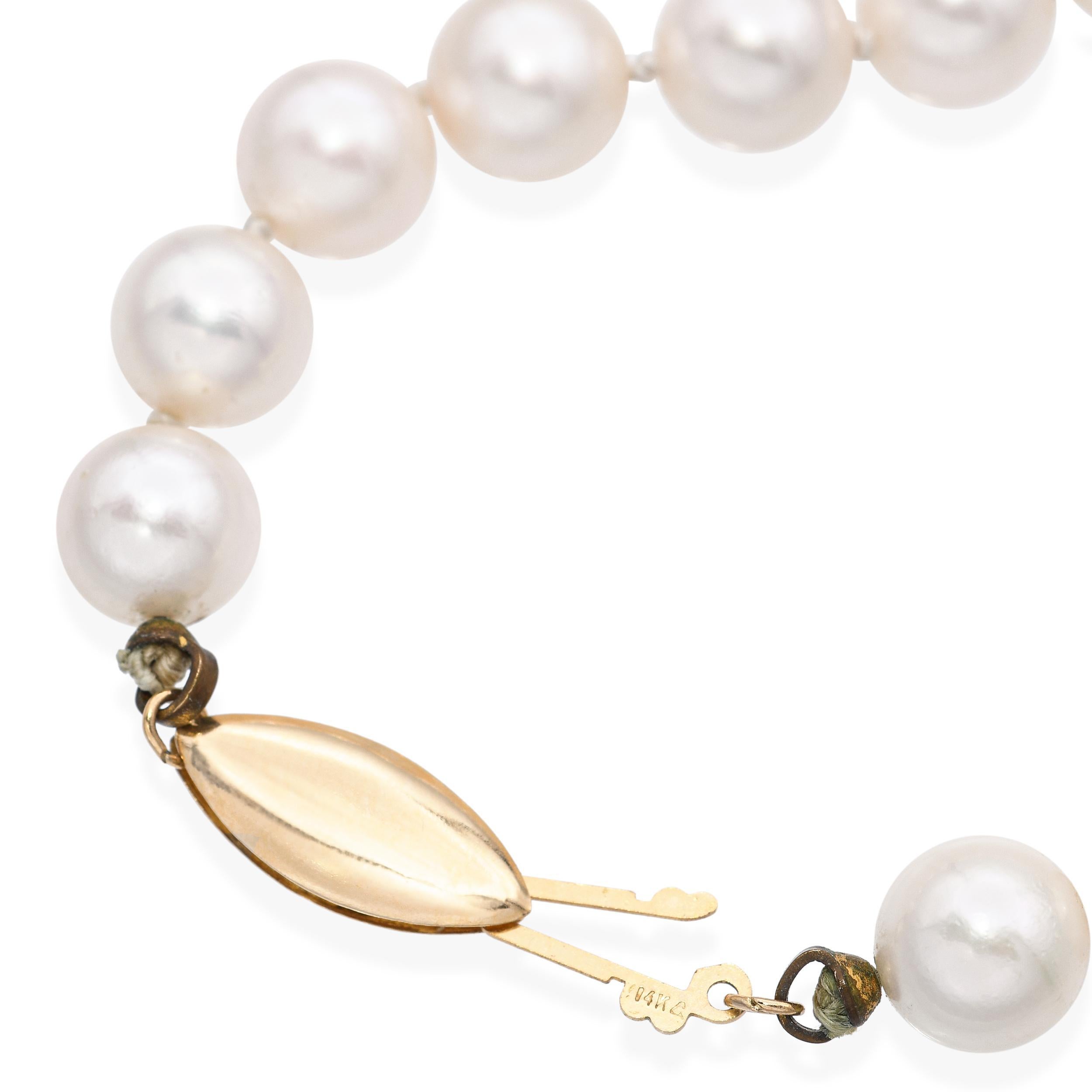 Women's Vintage 8mm Pearl Necklace with 14k Yellow Gold Clasp For Sale