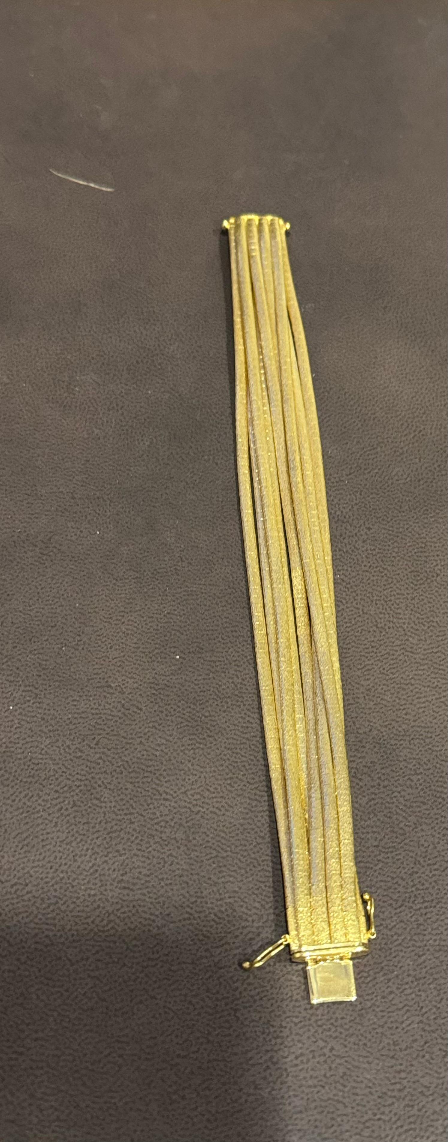 Vintage 9 Bangle Combined Hammered Gold  Bracelet in 18 Kt Yellow Gold, 76 gm 4