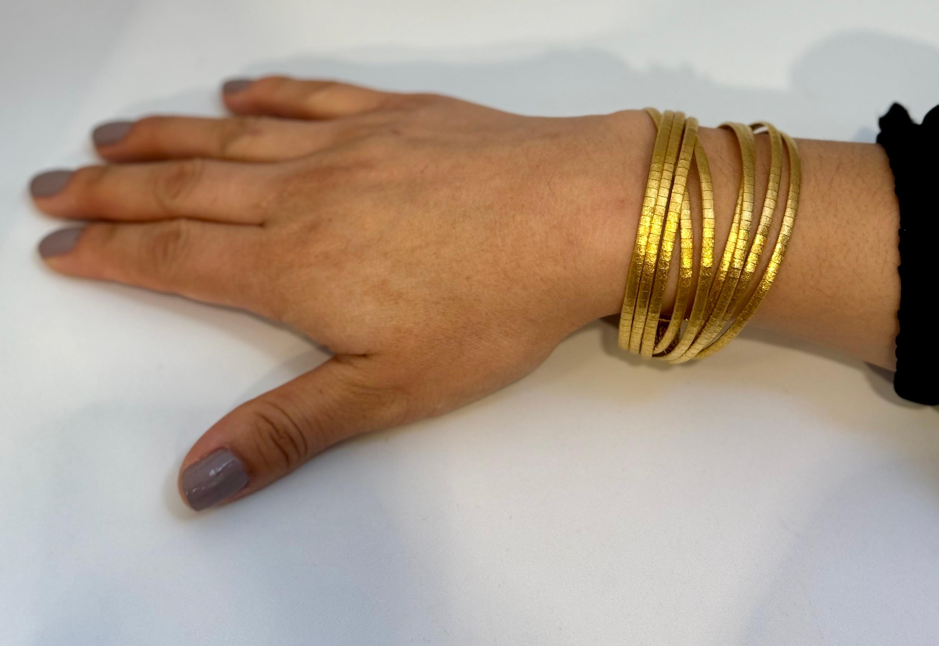  Vintage 9 Bangle Combined Hammered Gold  Bracelet in 18 Kt Yellow Gold, 76 gm 11