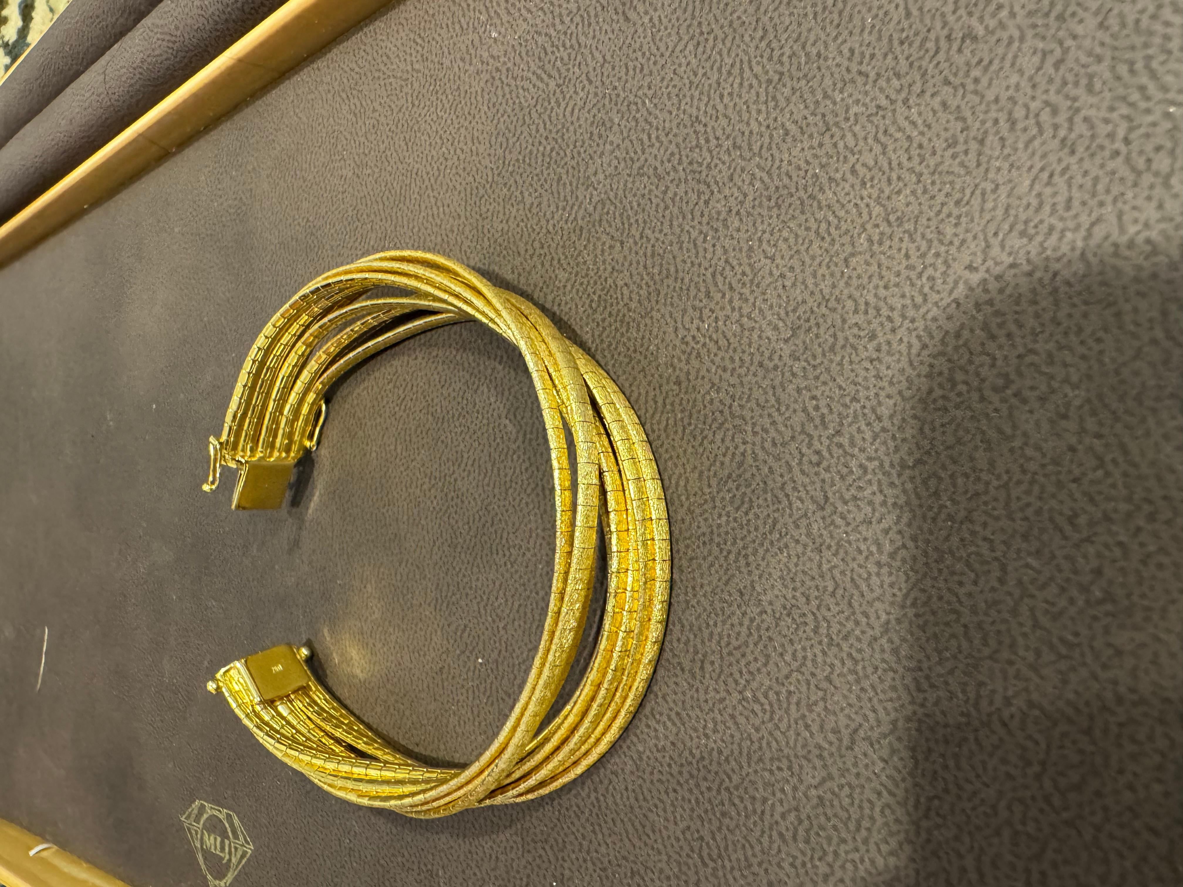 Vintage 9 Bangle Combined Hammered Gold  Bracelet in 18 Kt Yellow Gold, 76 gm 1