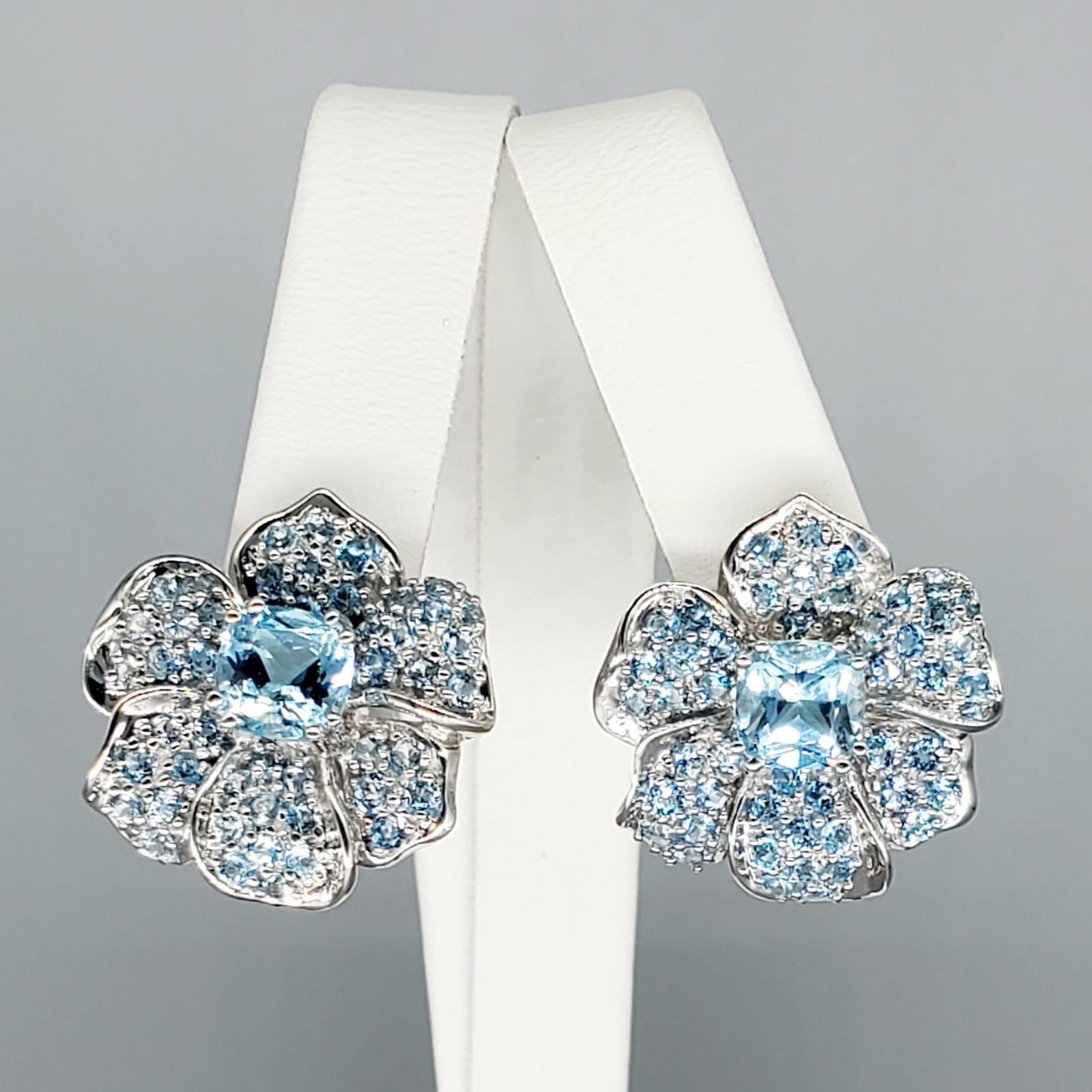 Round Cut Vintage 9 Carat Aquamarine Flower Cluster Clip Earrings 14 Karat