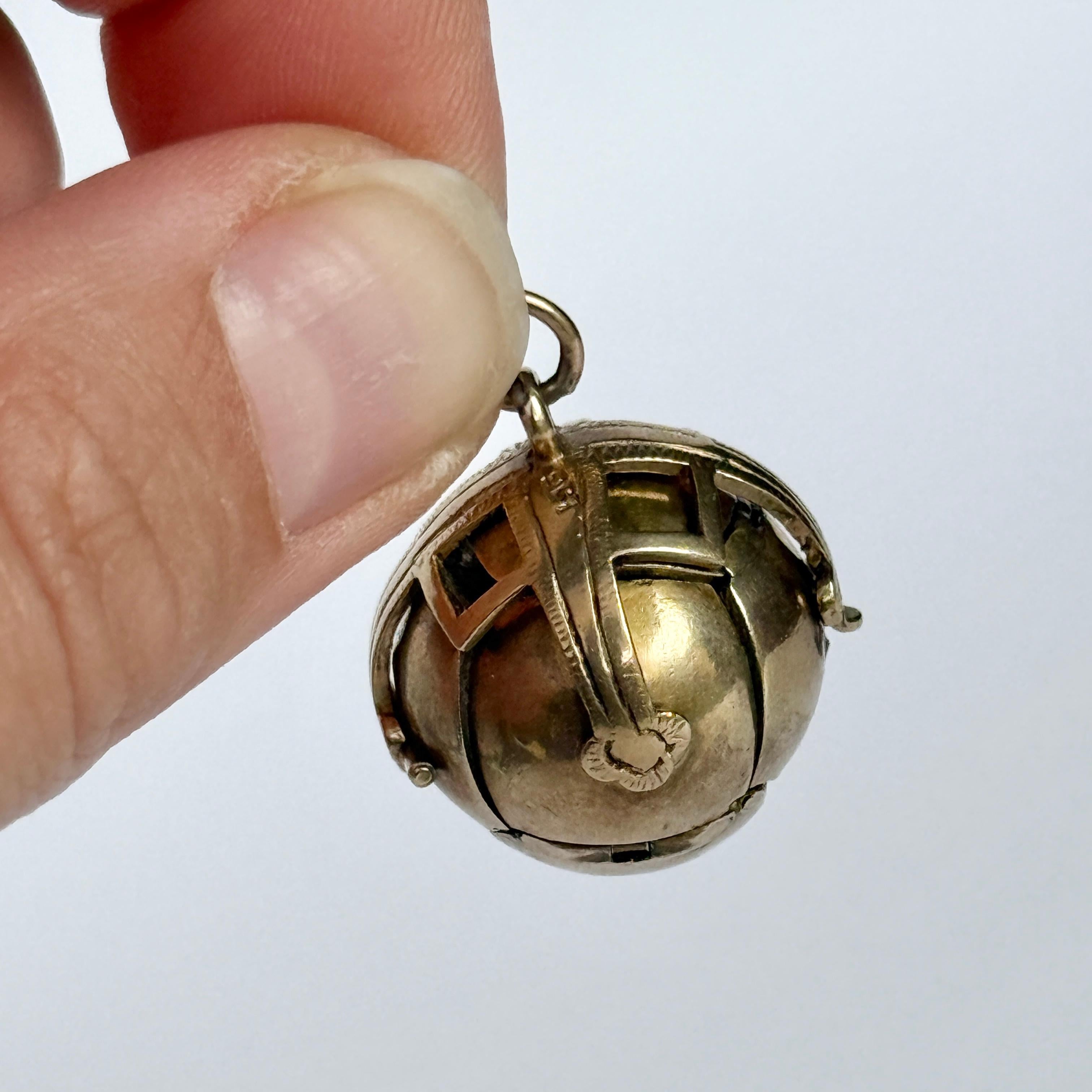 Vintage 9 Carat Gold and Silver Masonic Orb Pendant In Good Condition For Sale In Chipping Campden, GB