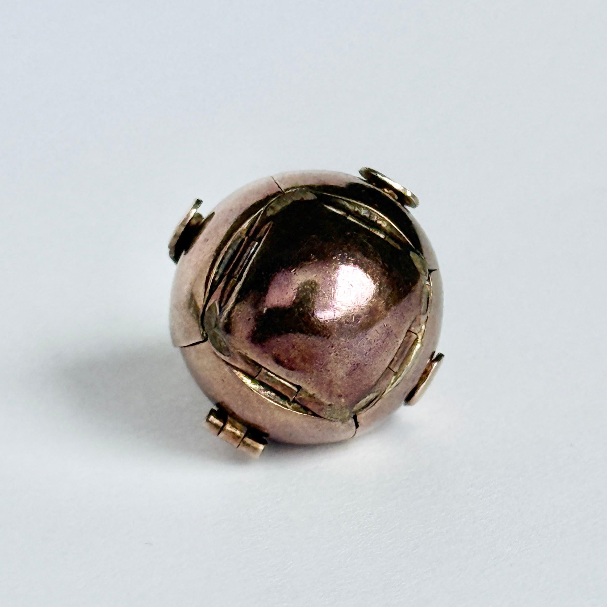Ciondolo massonico d'epoca in oro e argento a 9 carati in vendita 1