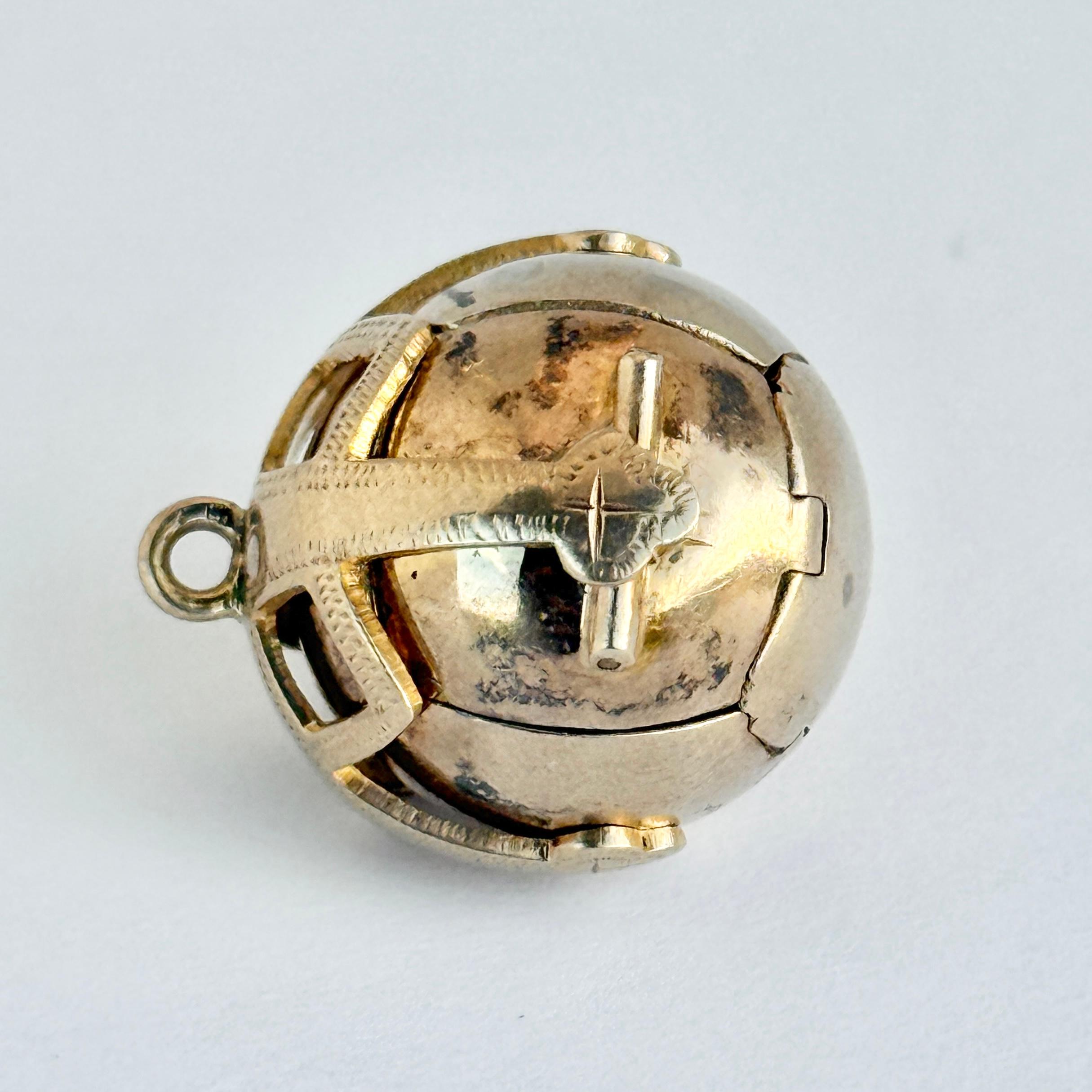 Ciondolo massonico d'epoca in oro e argento a 9 carati in vendita 1