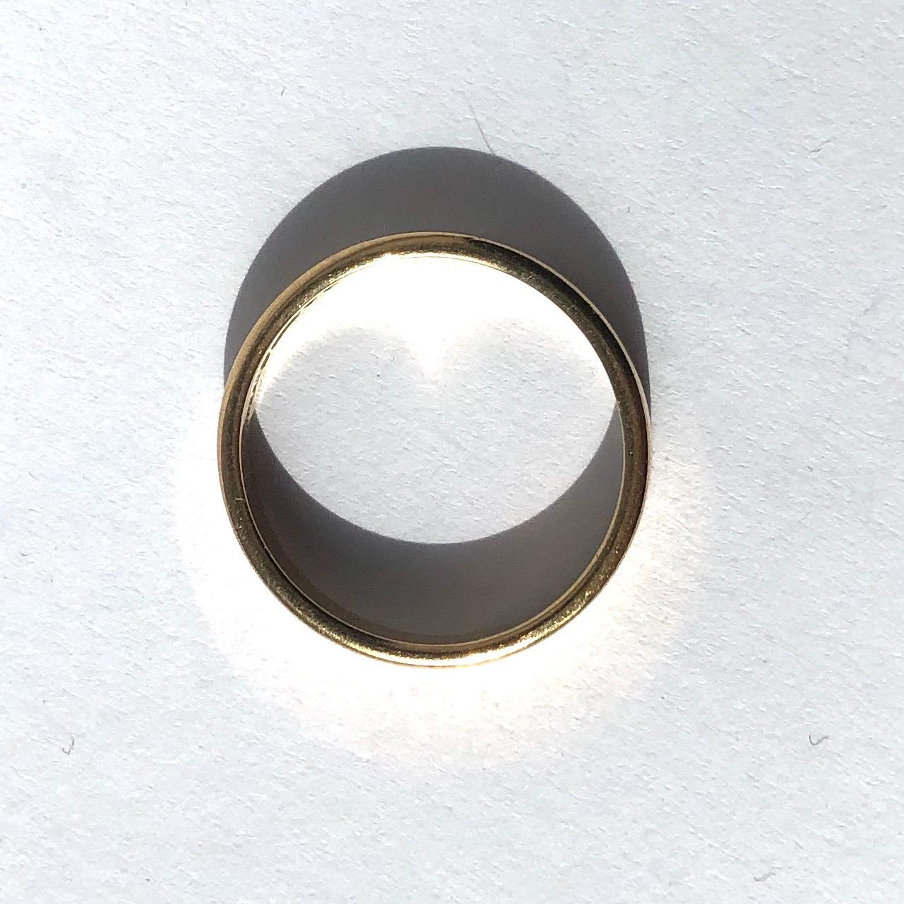 9 carat gold band ring