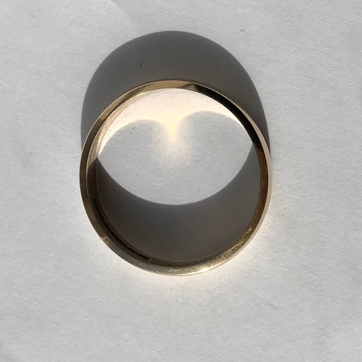 9 carat gold band ring