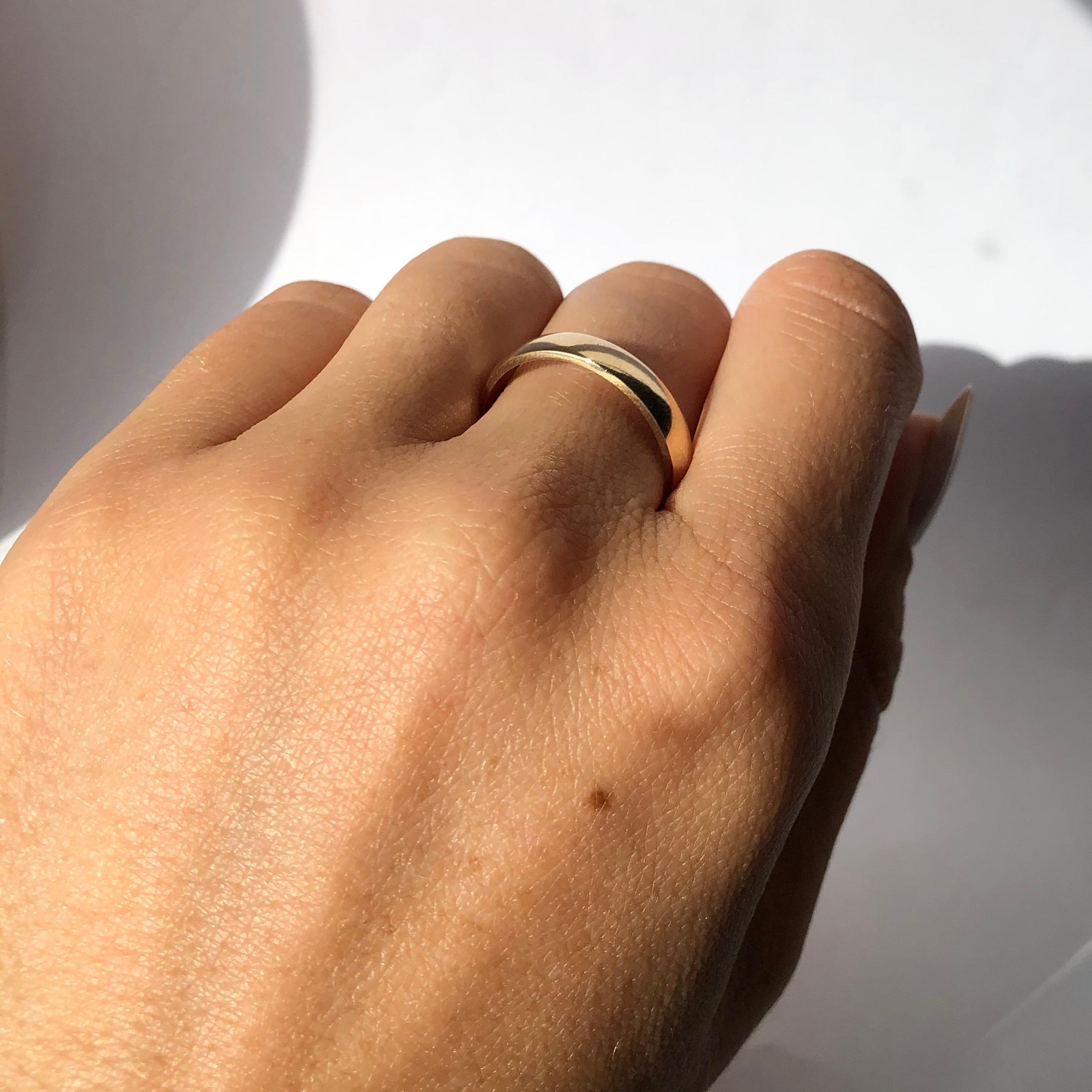 Vintage 9 Carat Gold Band In Good Condition For Sale In Chipping Campden, GB