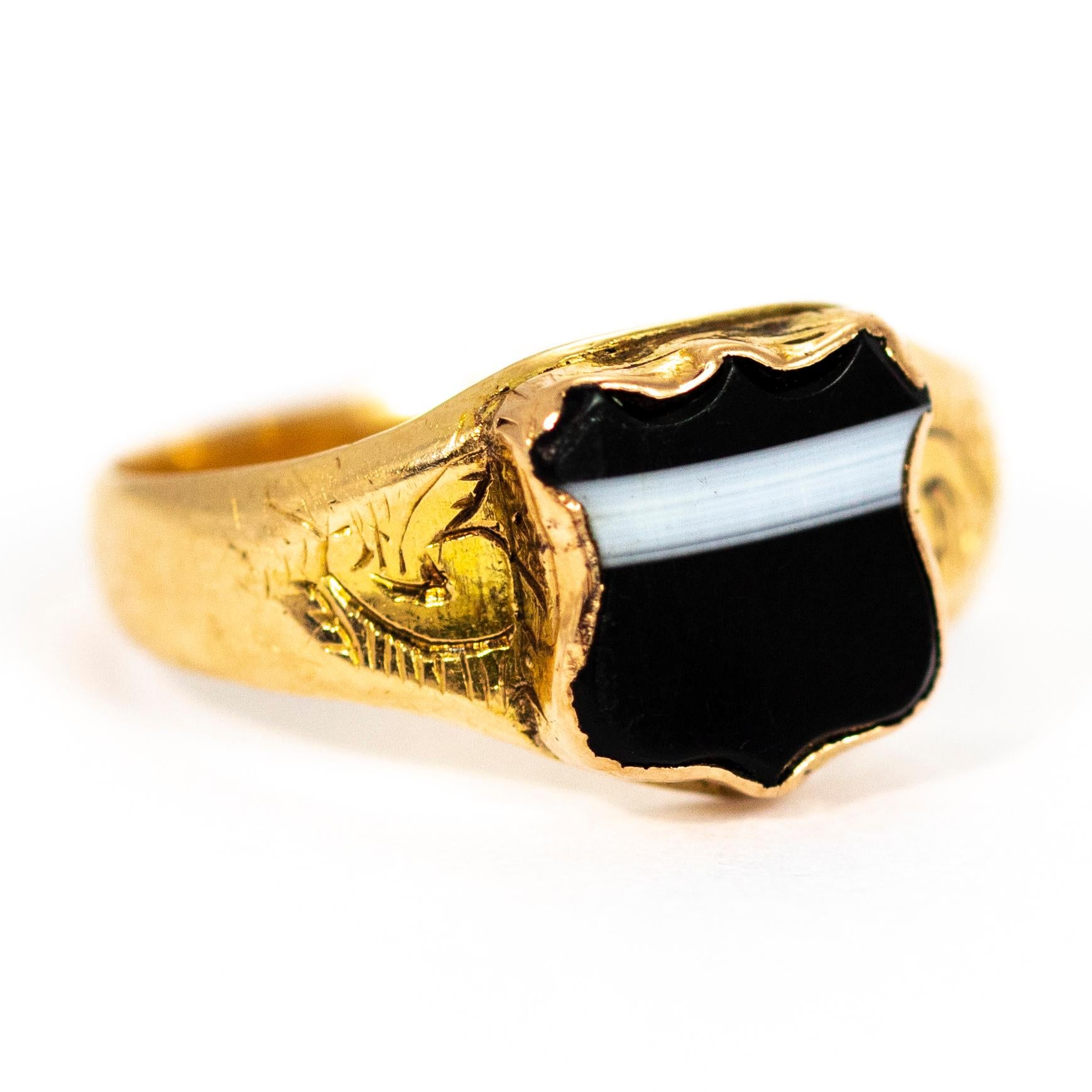 Vintage 9 Carat Gold Banded Agate Shield Signet Ring 1