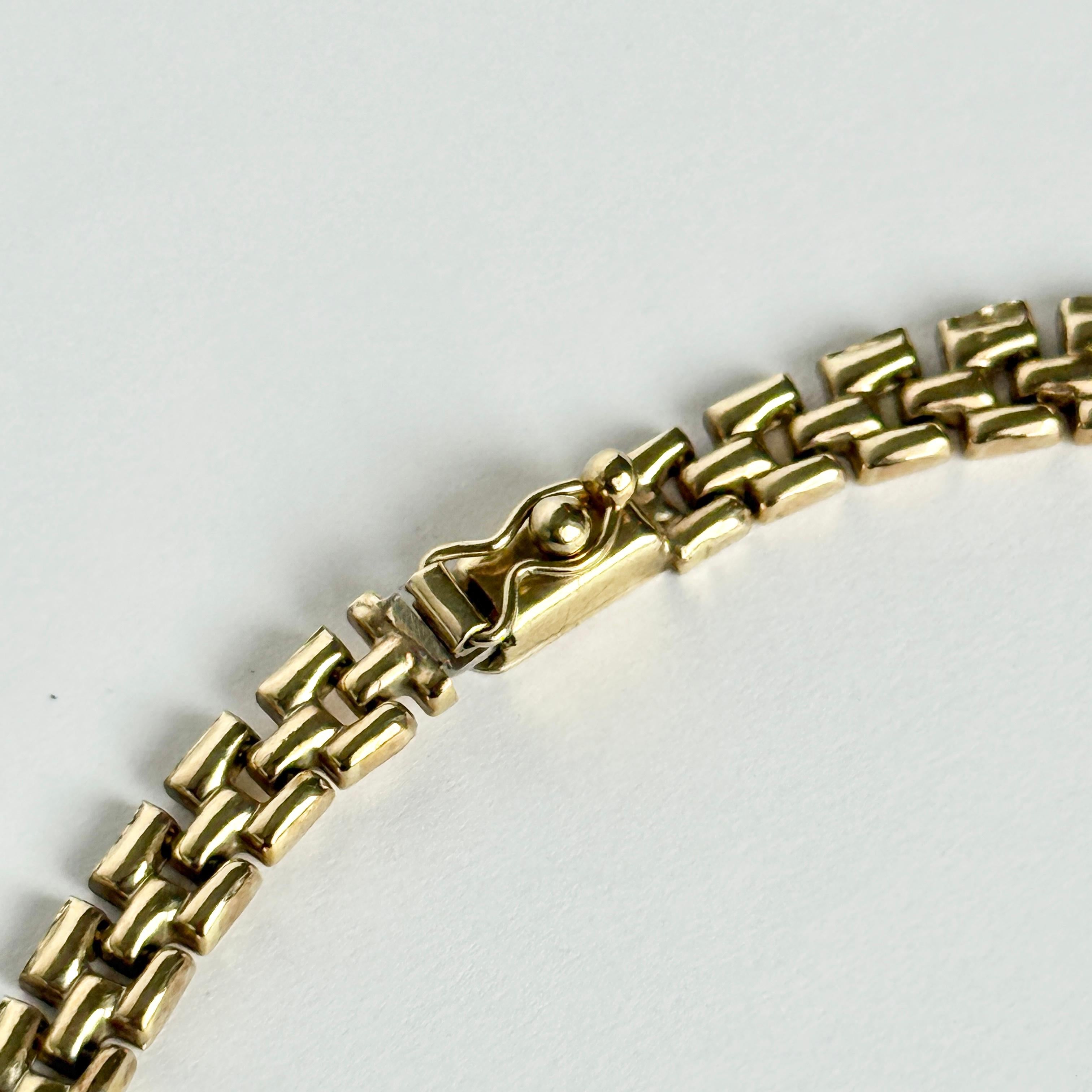 Vintage 9 Carat Gold Chain Collar Necklace In Good Condition For Sale In Chipping Campden, GB