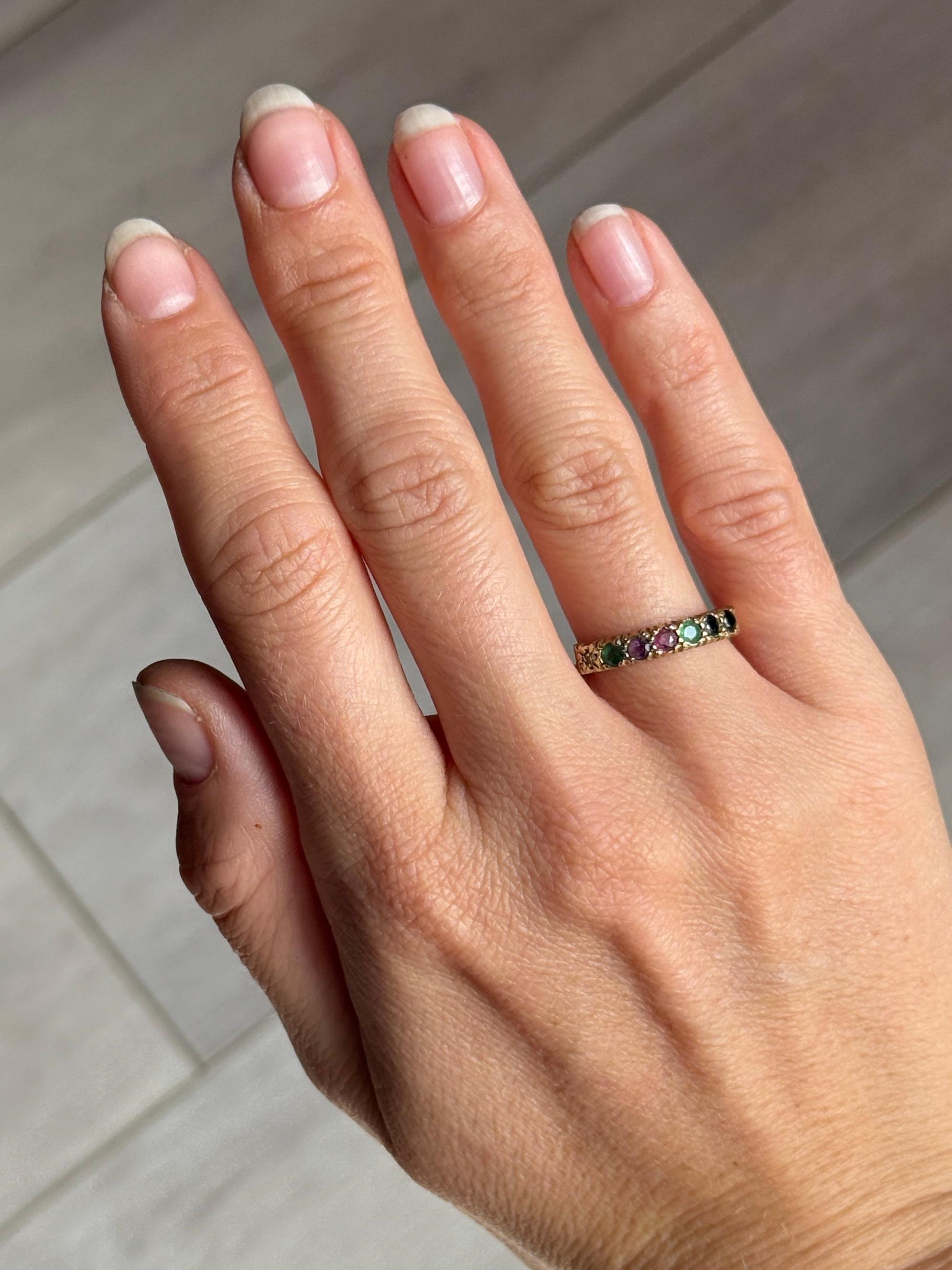 Round Cut Vintage 9 Carat Gold Dearest Ring For Sale