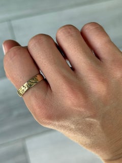 Vintage 9 Carat Gold Decorative Band
