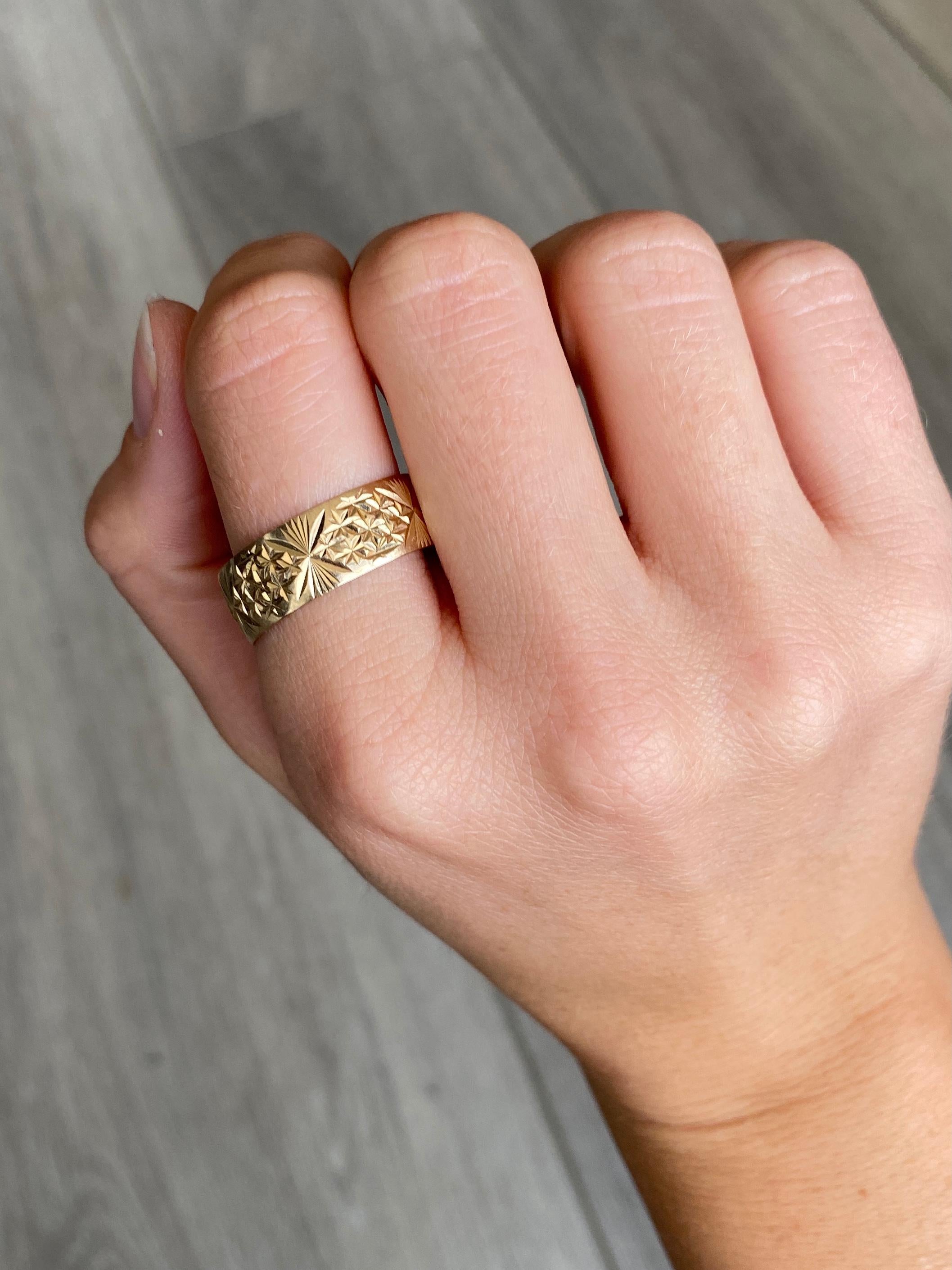 Vintage 9 Carat Gold Decorative Band For Sale at 1stDibs 9 carat gold band, gold decorative