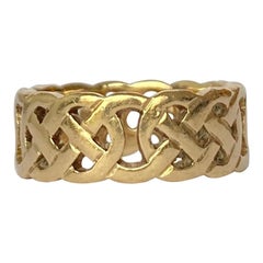 9 Karat Gold Fancy Band