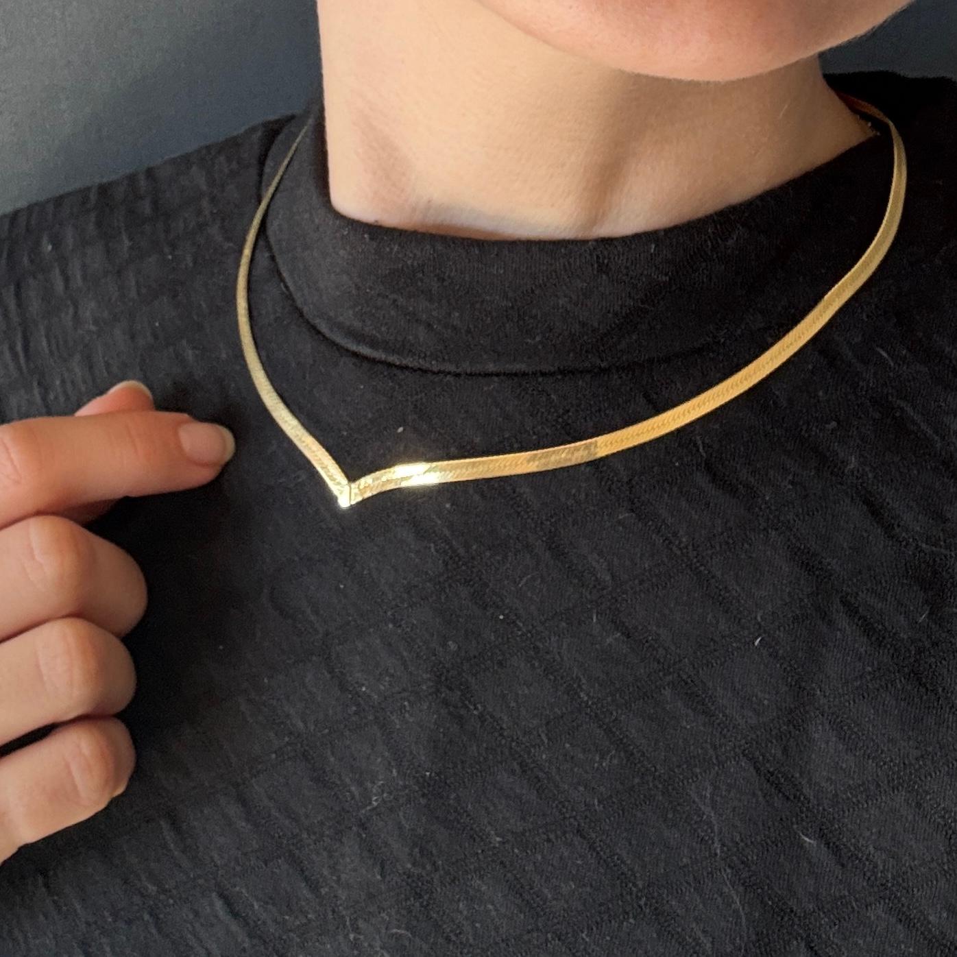 Women's or Men's Vintage 9 Carat Gold Herringbone Link Necklace For Sale