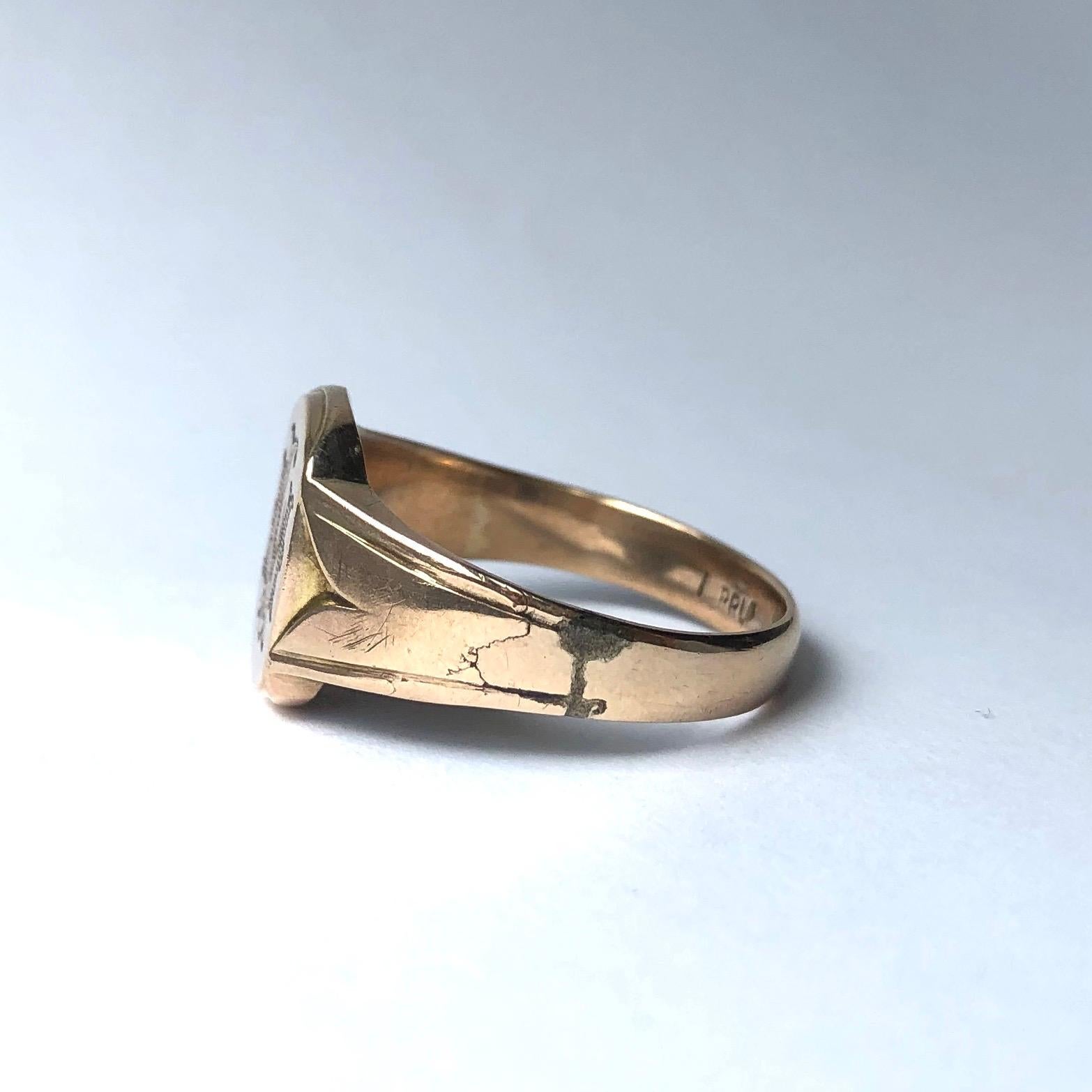 This signet ring is modelled in 9ct gold and has the initials L.M or M.L engraved on the front. Made in Chester, England. 

Ring Size: T or 9 1/2 
Face Dimensions: 9x13mm 

Weight: 6.03g