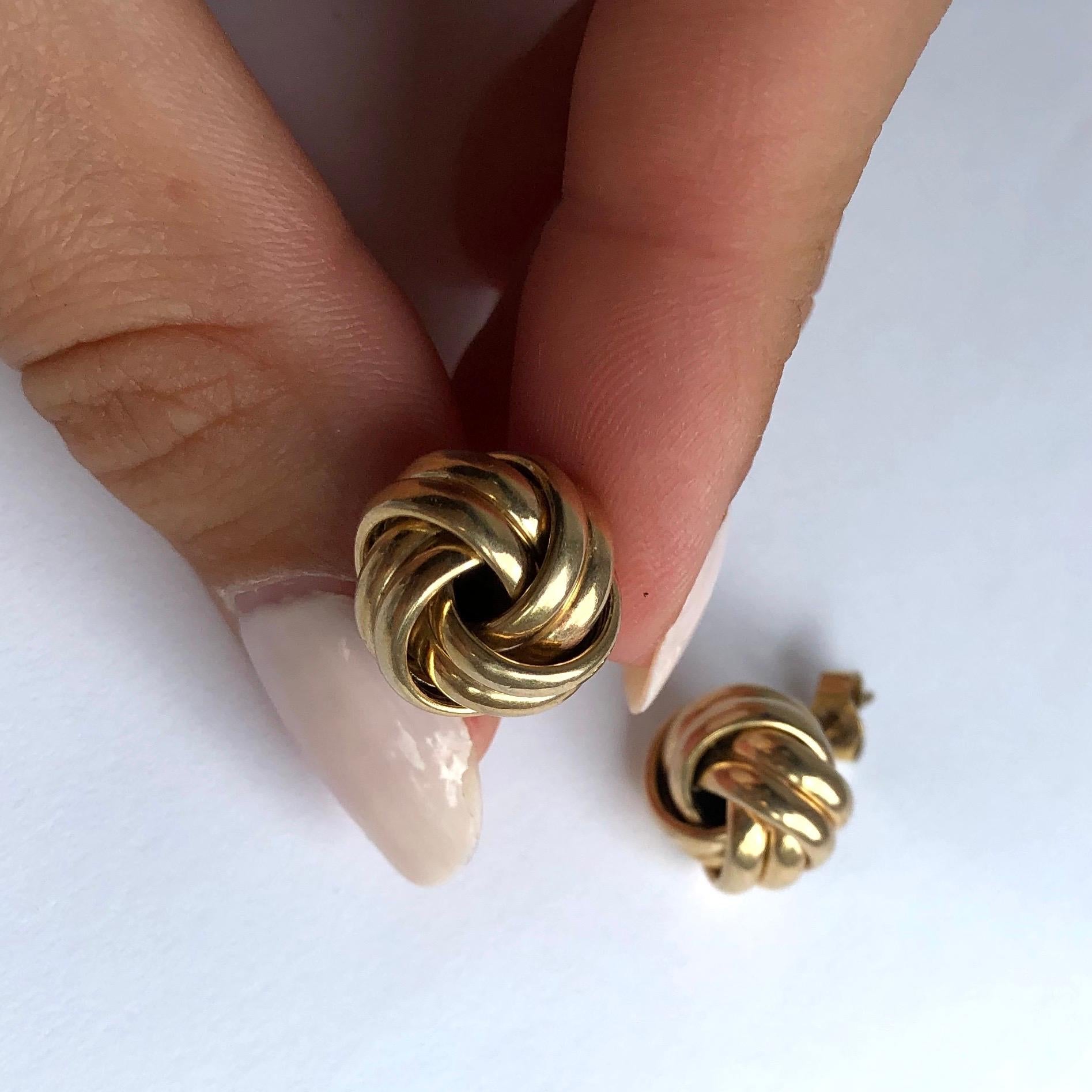 Vintage 9 Carat Gold Knot Detail Stud Earrings In Good Condition In Chipping Campden, GB