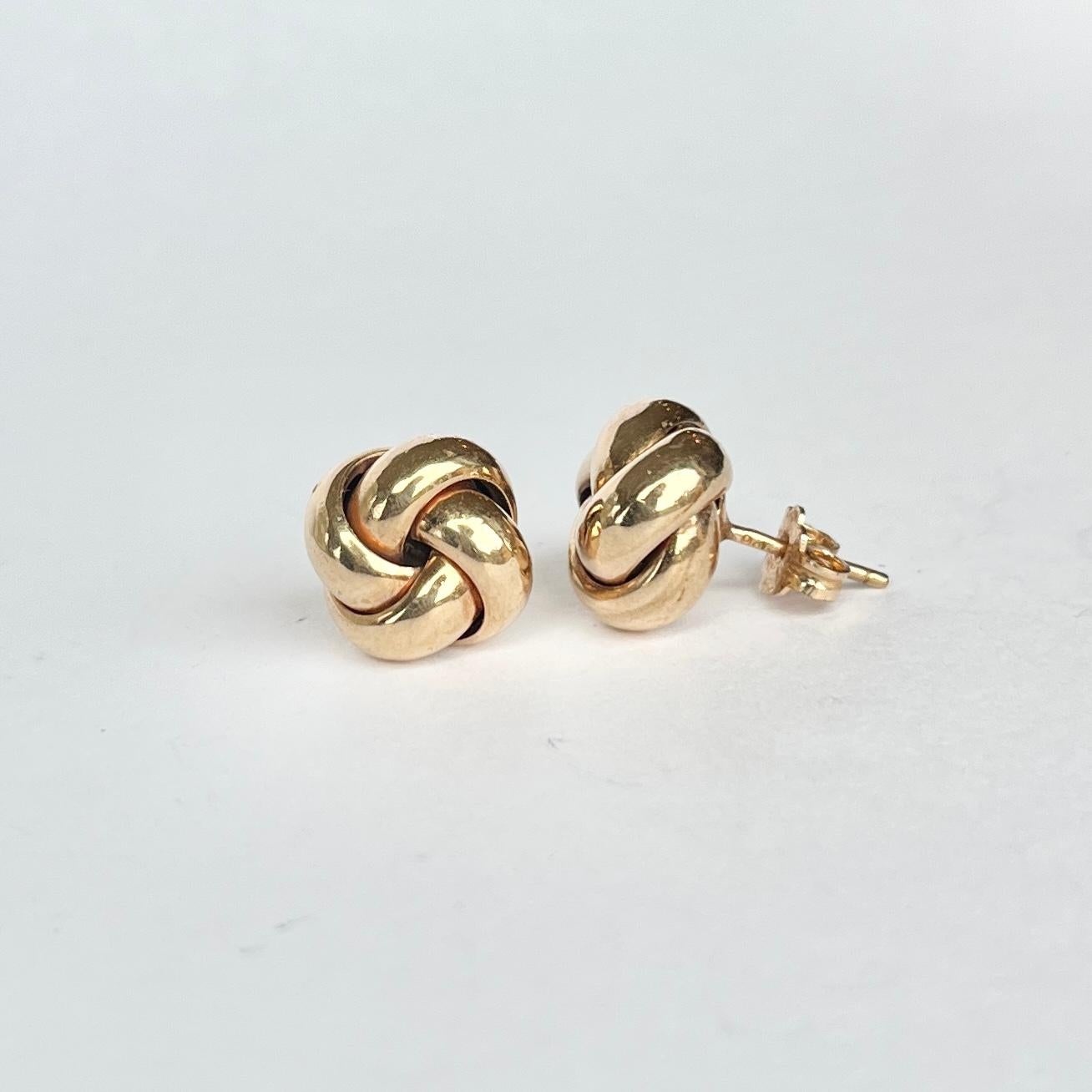 Vintage 9 Carat Gold Knot Stud Earring In Good Condition In Chipping Campden, GB