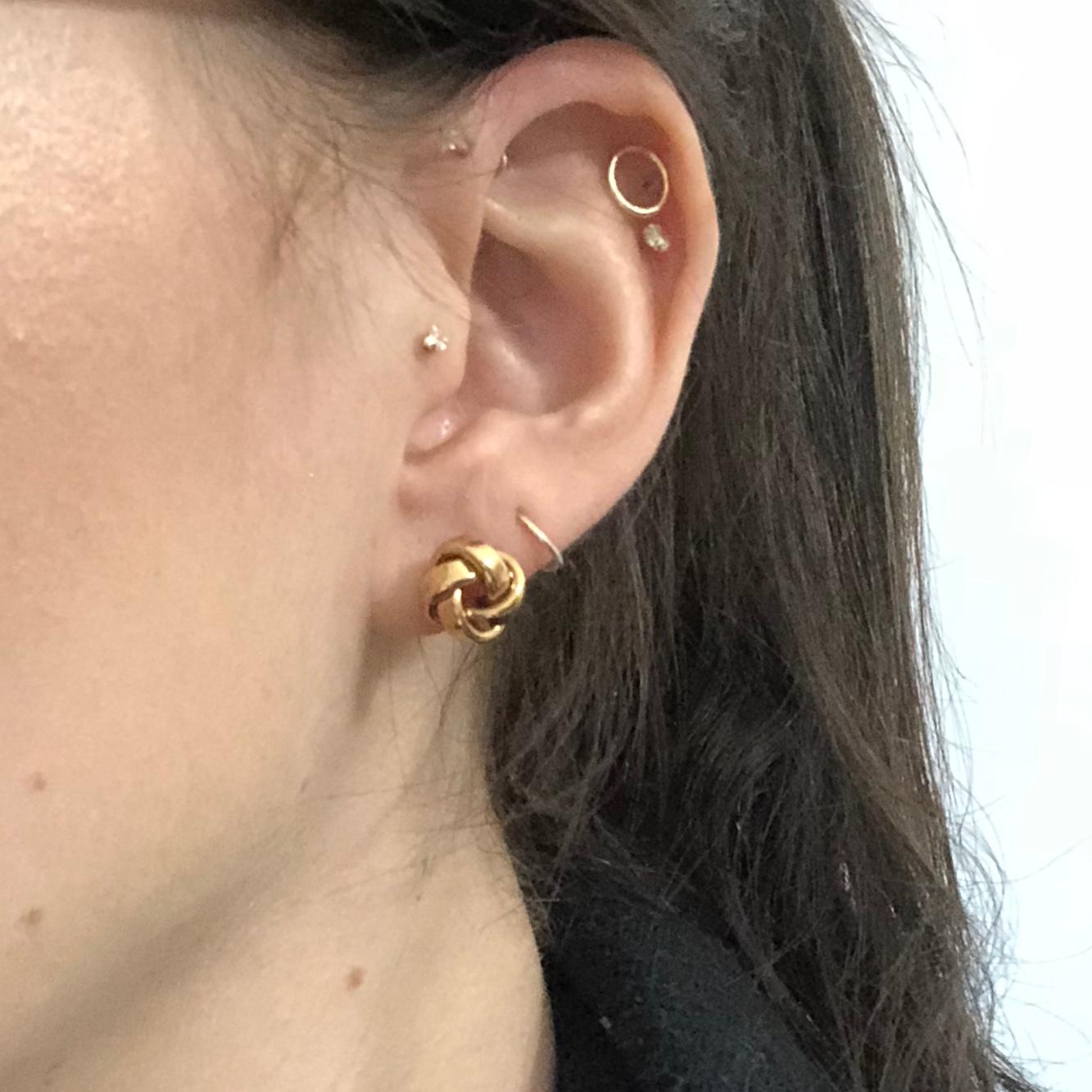 9 carat earrings