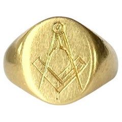 Vintage 9 Carat Gold Masonic Signet Ring