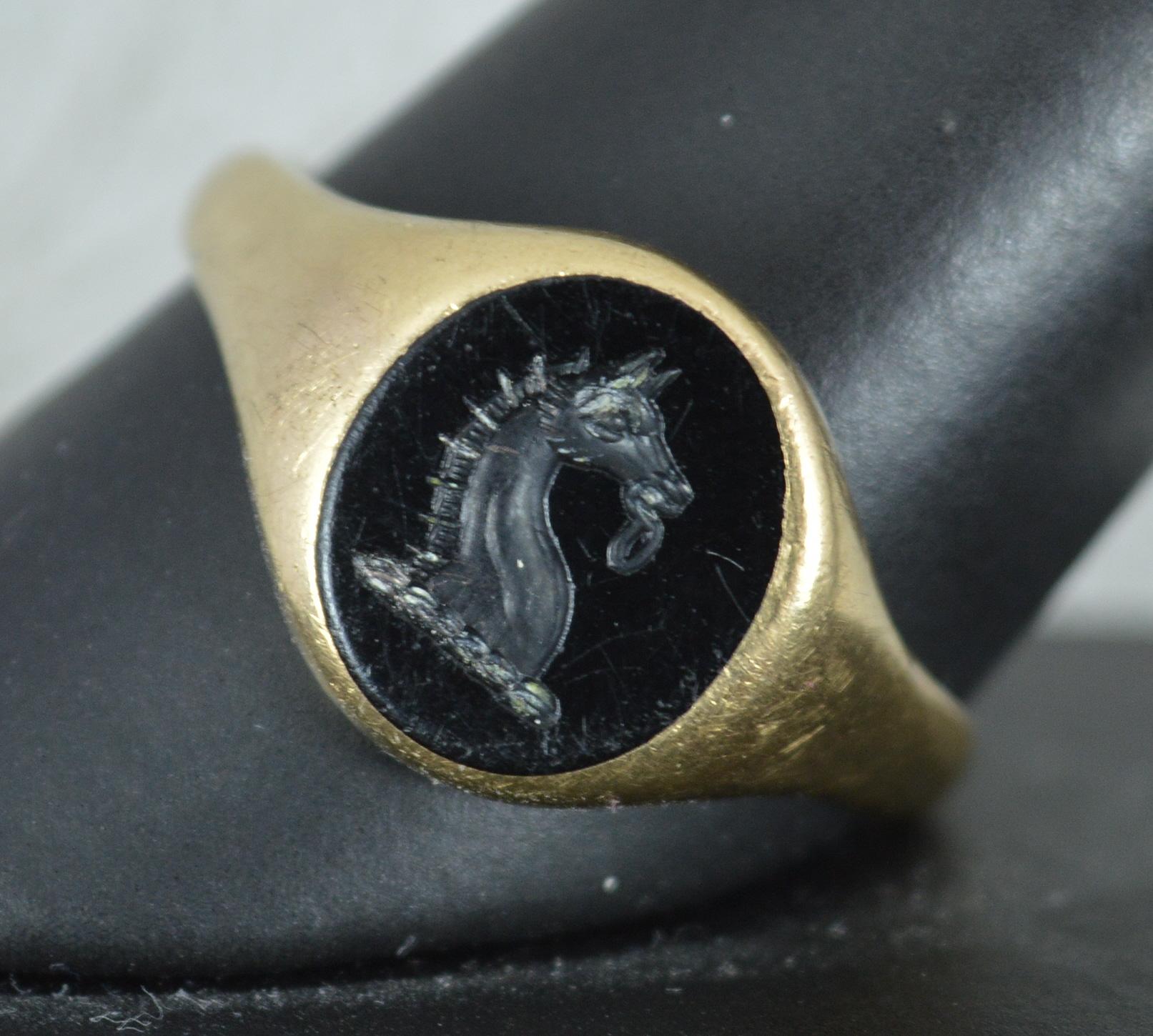 Vintage 9 Carat Gold Onyx Horse Head Signet Intaglio Seal Ring For Sale 2
