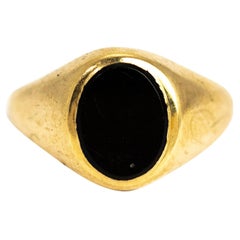 Vintage 9 Carat Gold Onyx Signet Ring