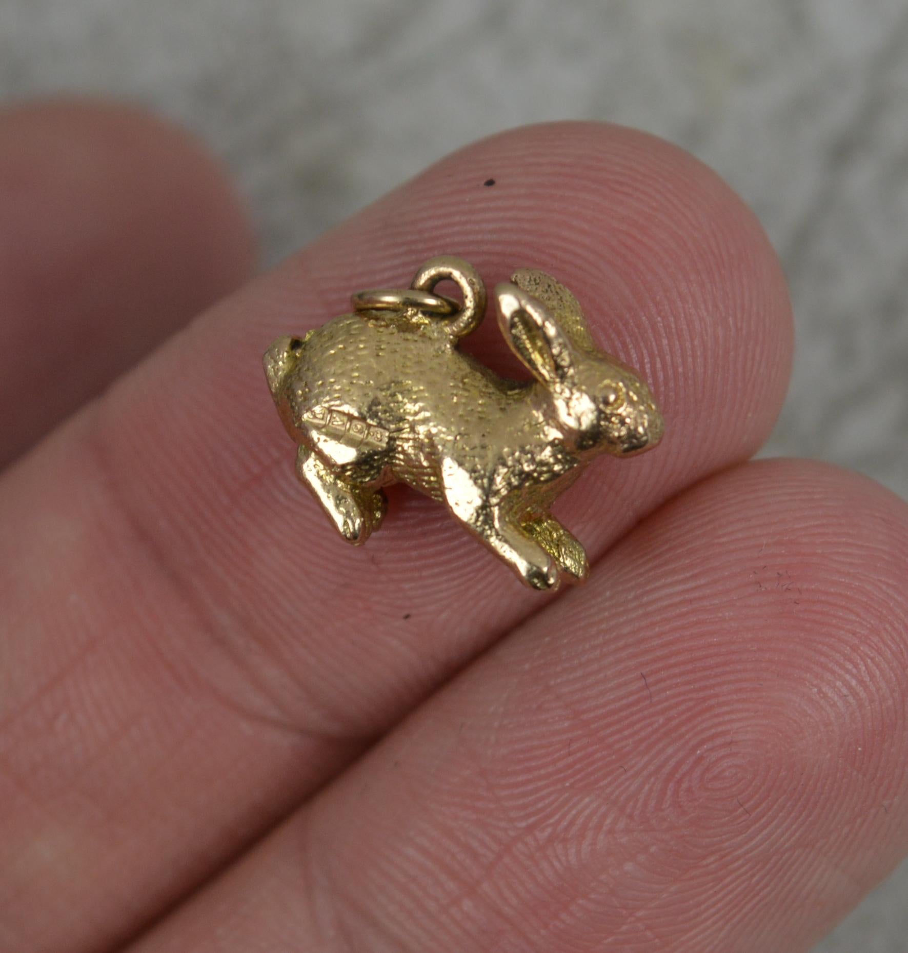Vintage 9 Carat Gold Rabbit Hare Pendant or Charm In Good Condition In St Helens, GB
