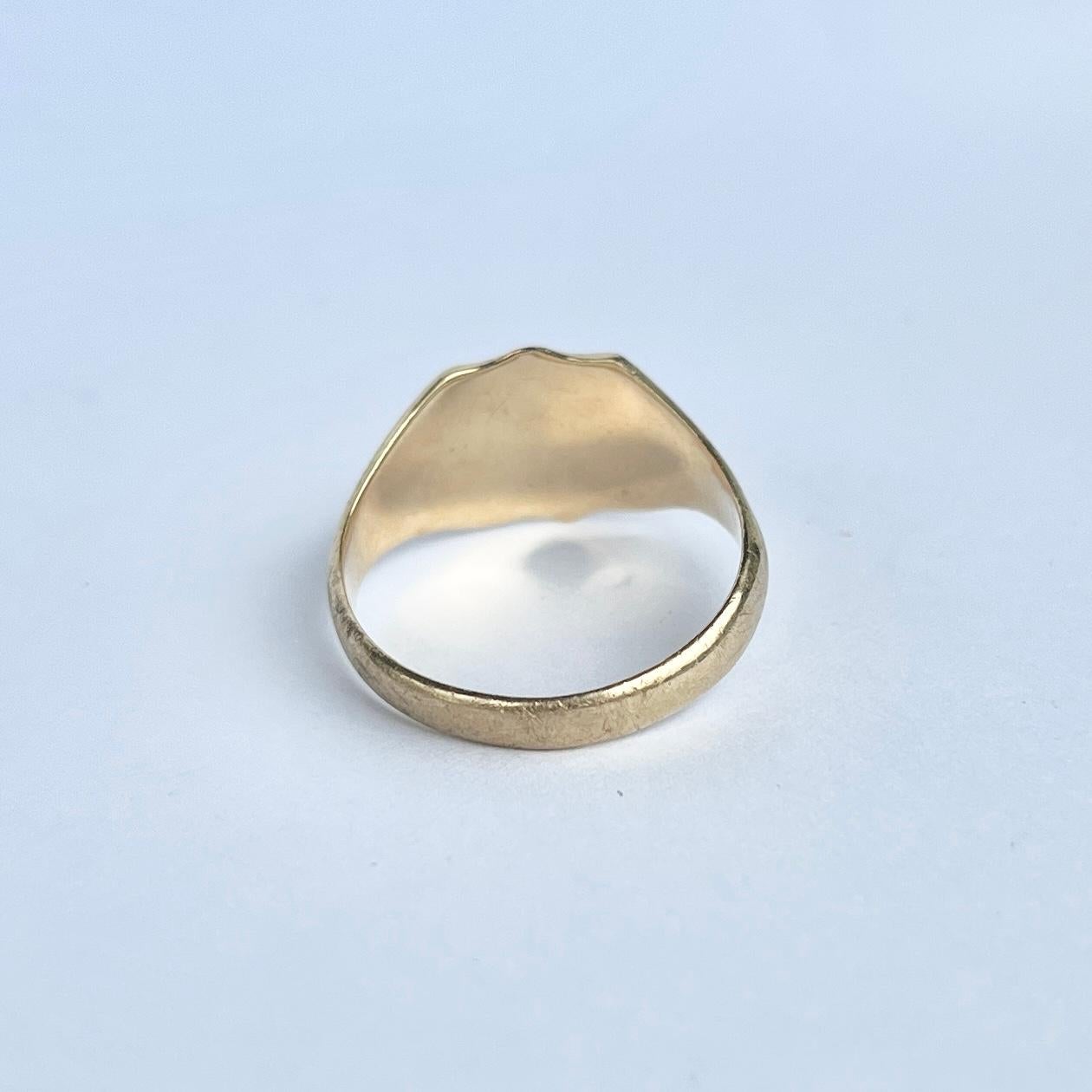 Women's or Men's Vintage 9 Carat Gold Shield Signet Ring For Sale