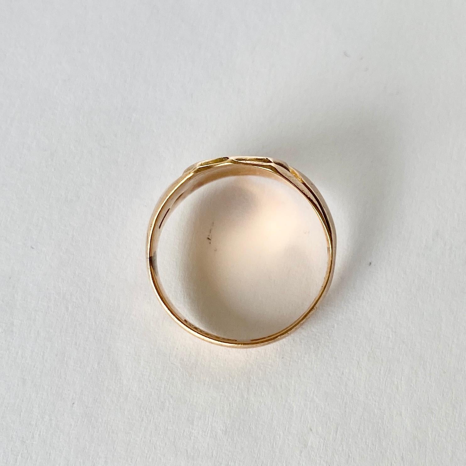 Vintage 9 Carat Gold Signet Ring In Good Condition In Chipping Campden, GB
