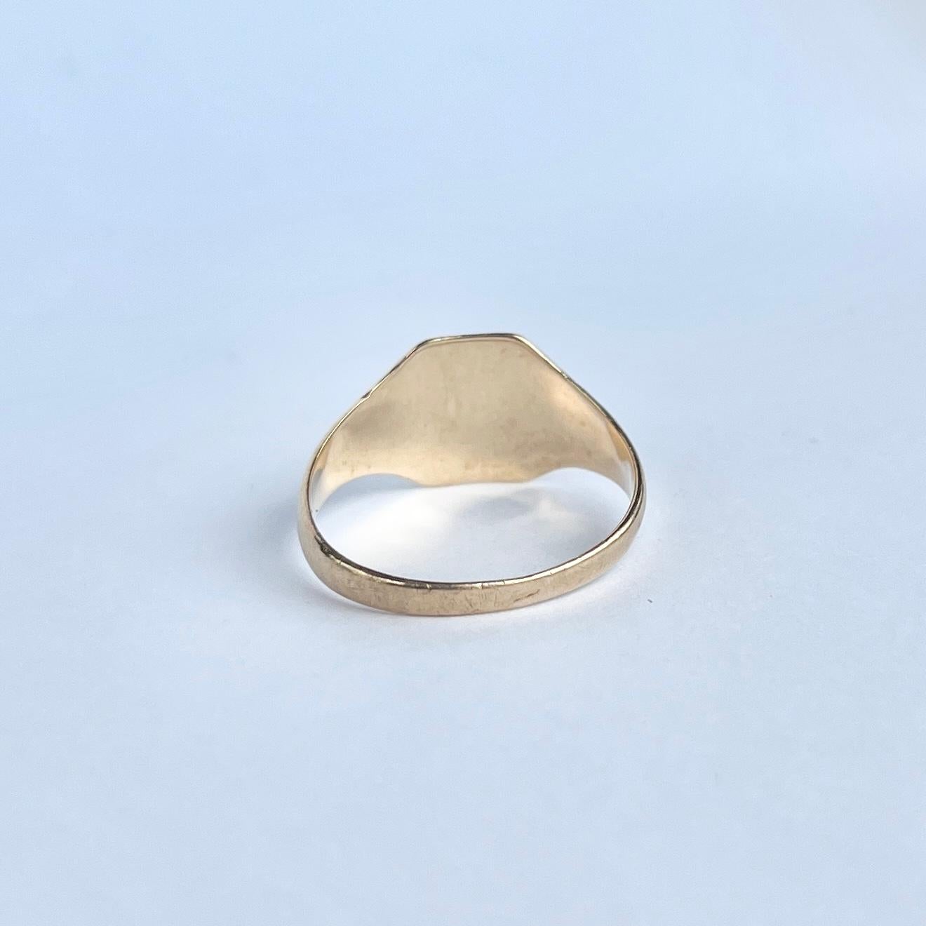 Women's or Men's Vintage 9 Carat Gold Signet Ring For Sale