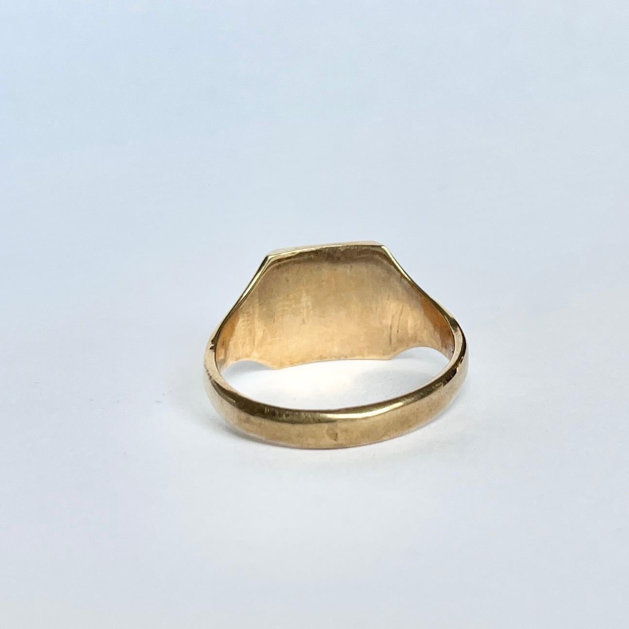 Women's or Men's Vintage 9 Carat Gold Signet Ring For Sale