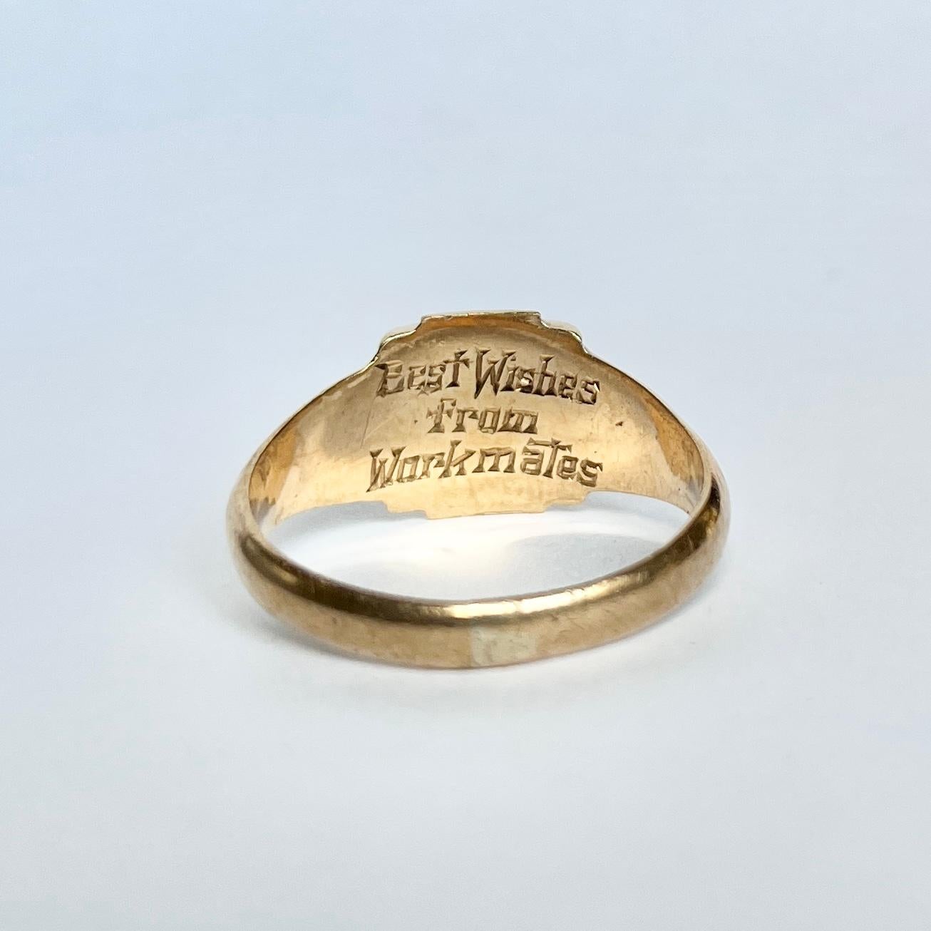 Women's or Men's Vintage 9 Carat Gold Signet Ring For Sale