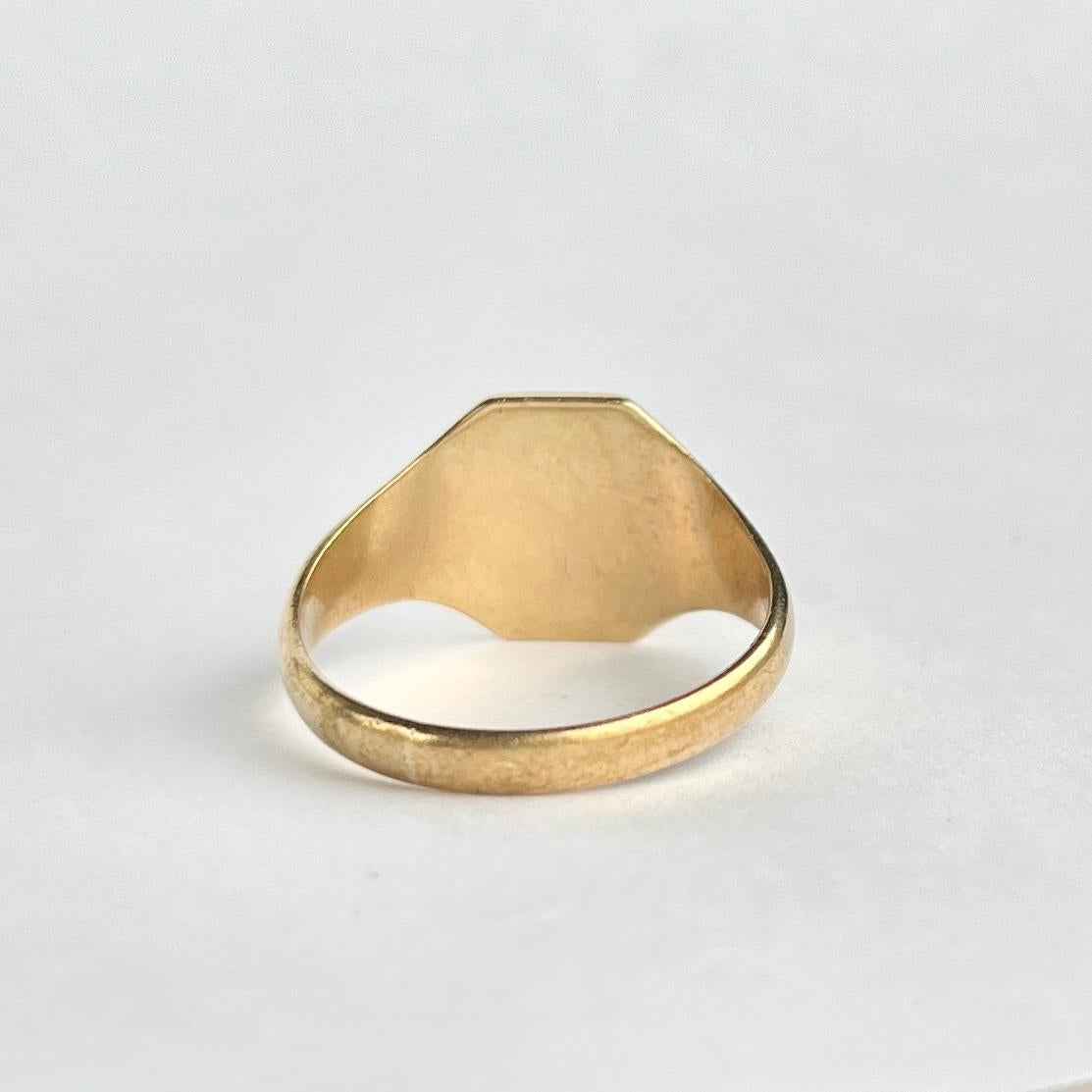 Women's or Men's Vintage 9 Carat Gold Signet Ring For Sale