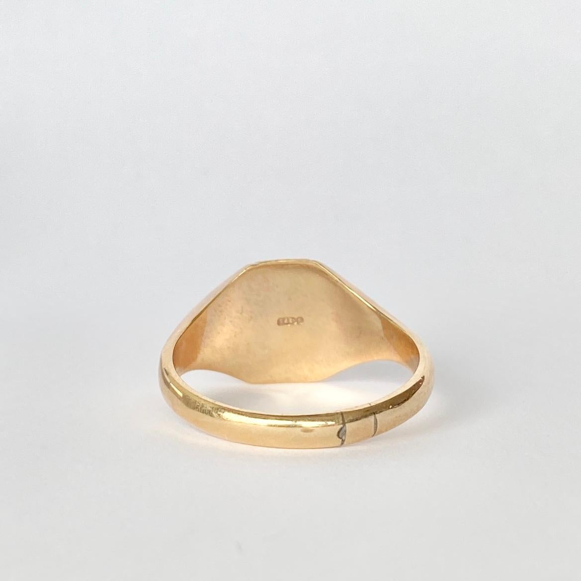 Women's or Men's Vintage 9 Carat Gold Signet Ring For Sale