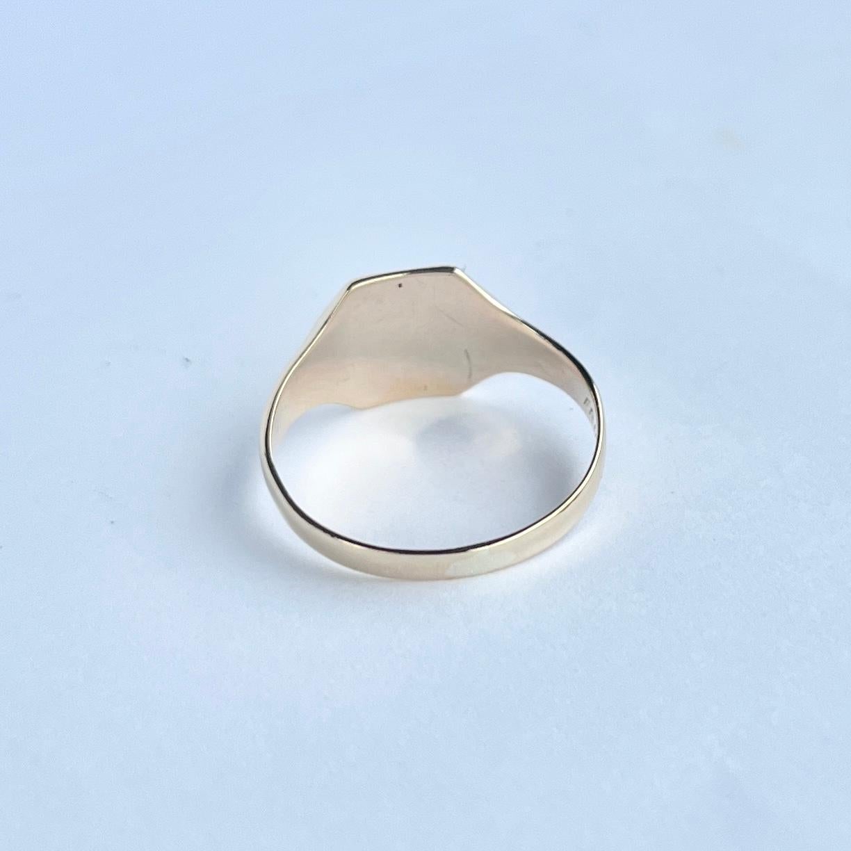 Vintage 9 Carat Gold Signet Ring For Sale 1