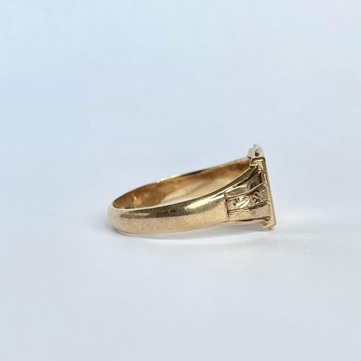 Vintage 9 Carat Gold Signet Ring For Sale 1