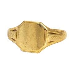 Vintage 9 Carat Gold Signet Ring