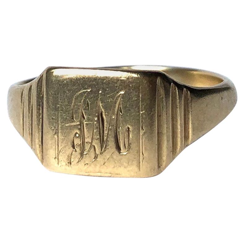 Vintage 9 Carat Gold Signet Ring For Sale