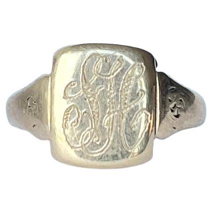 Vintage 9 Carat Gold Signet Ring For Sale