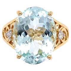 Vintage 9 Carat Oval Aquamarine Diamond Gold Ring