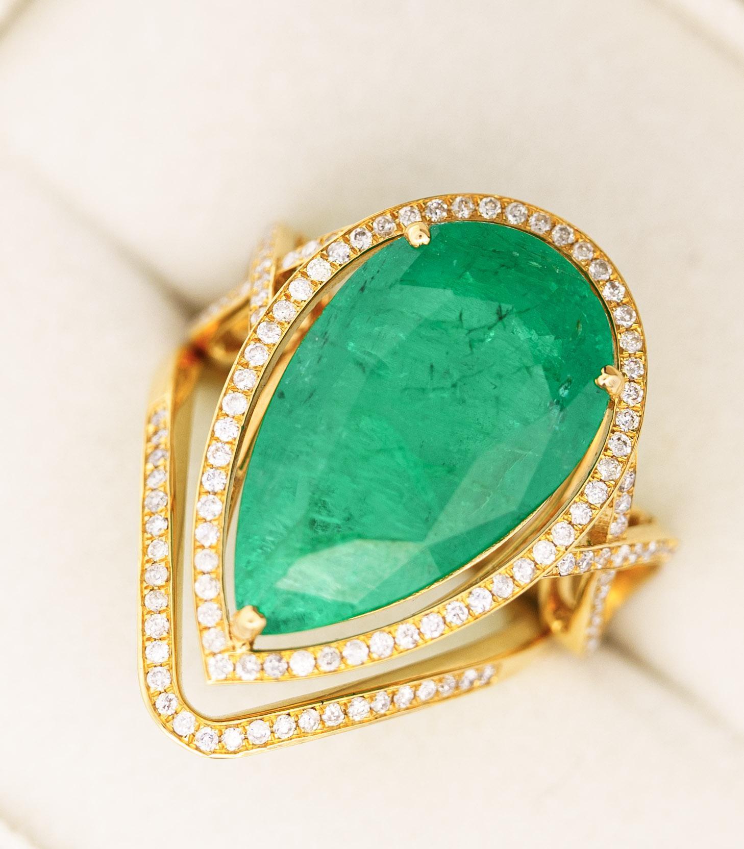 Vintage 9 Carat Pear Cut Zambian Emerald & Diamond Halo Ring Jacket in 18K Gold For Sale 6