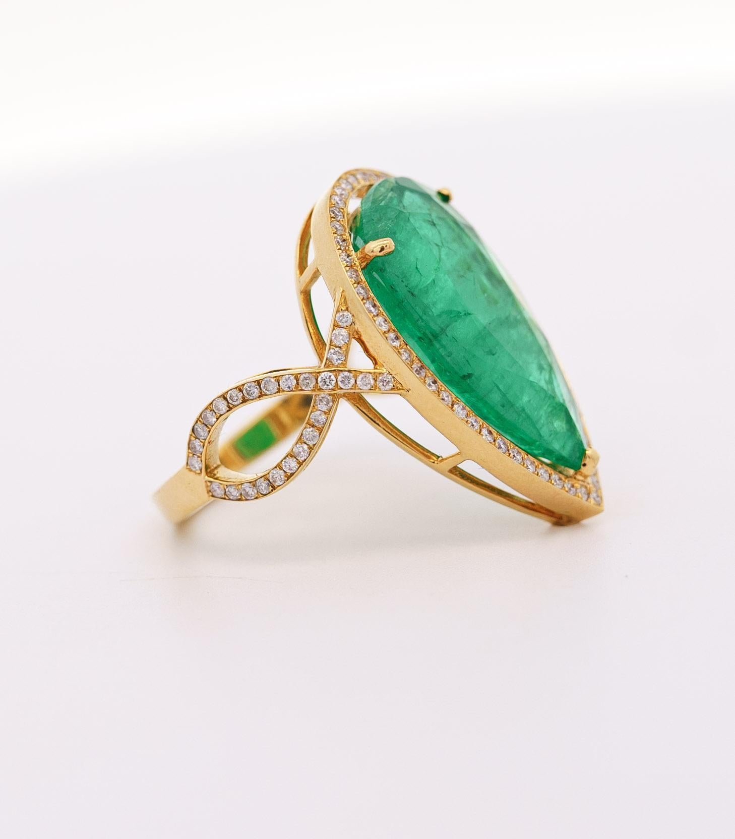 Women's Vintage 9 Carat Pear Cut Zambian Emerald & Diamond Halo Ring Jacket in 18K Gold For Sale