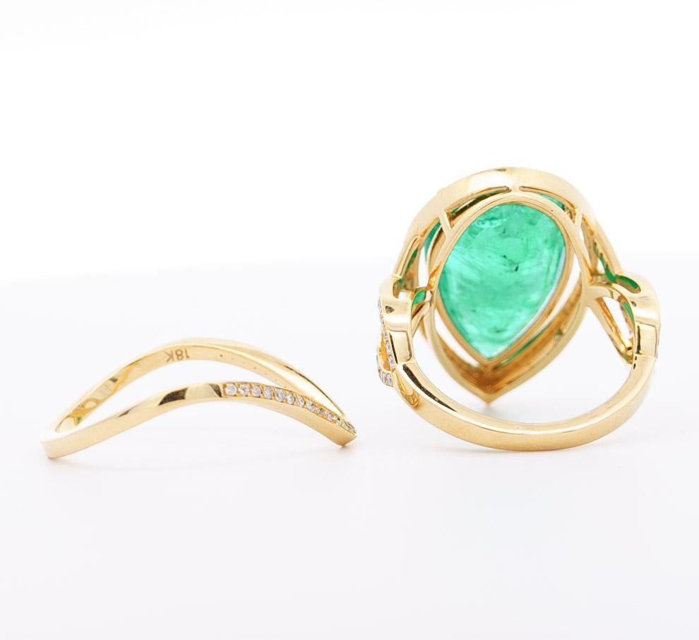 Vintage 9 Carat Pear Cut Zambian Emerald & Diamond Halo Ring Jacket in 18K Gold For Sale 3