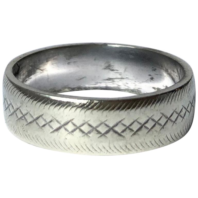 Vintage 9 Carat White Gold Engraved Band