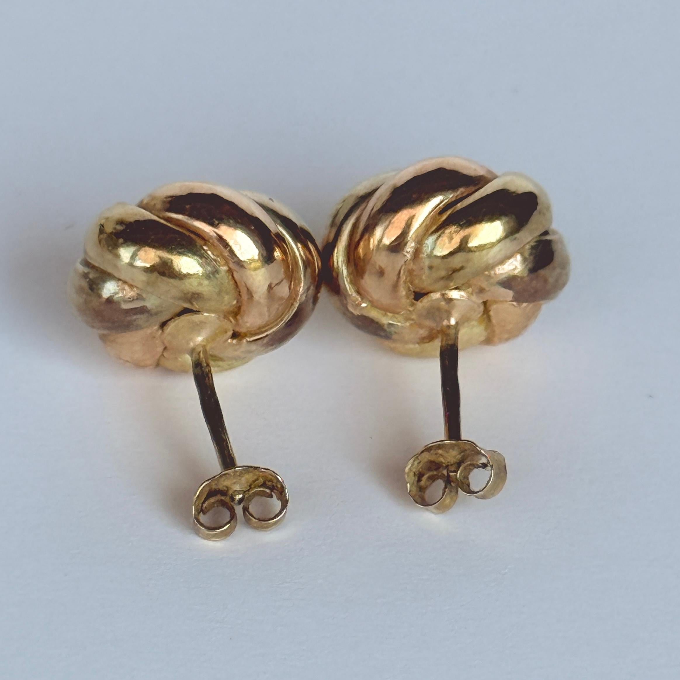 Pendiente vintage de nudo de oro blanco, rosa y amarillo de 9 quilates en Bueno estado para la venta en Chipping Campden, GB
