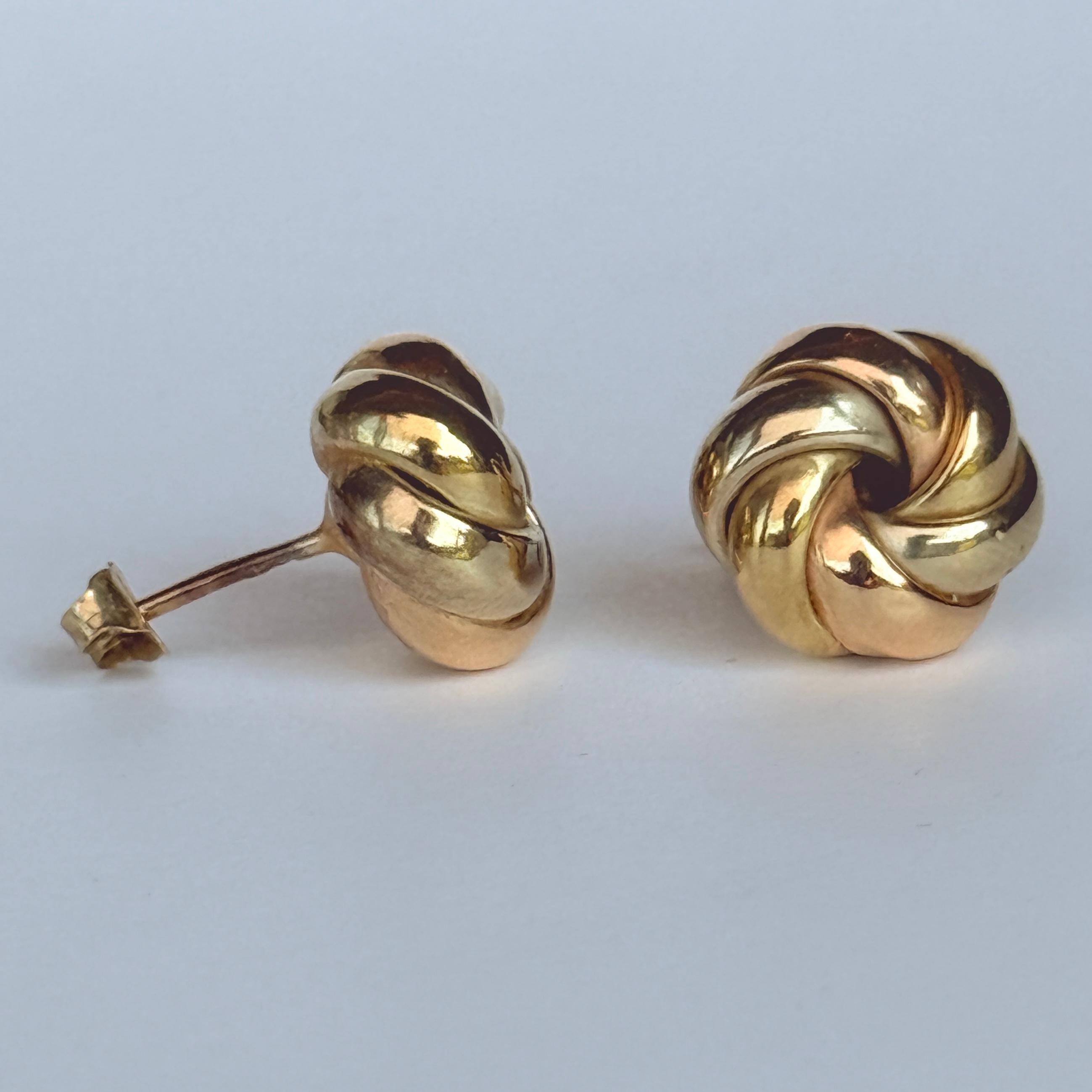 Pendiente vintage de nudo de oro blanco, rosa y amarillo de 9 quilates en venta 1