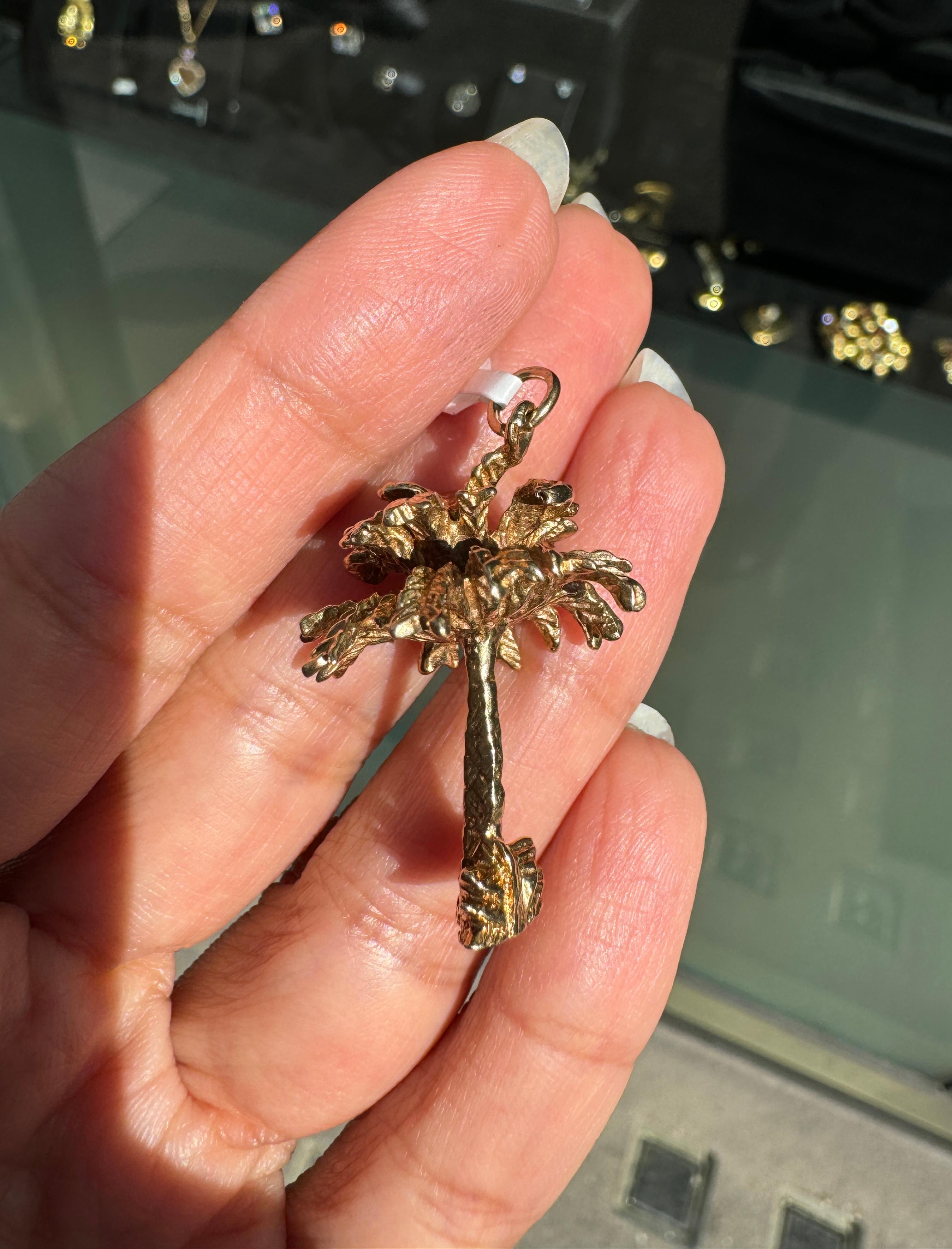 Vintage 9 Carat Yellow Gold 3D Palm Tree Charm/Pendant Bon état - En vente à London, GB