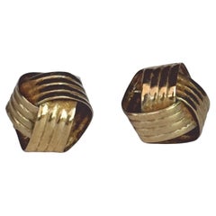 Pendiente vintage de nudo de oro amarillo de 9 quilates